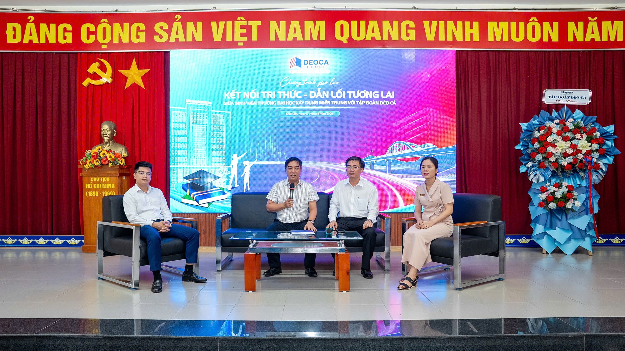 Chủ tịch Tập đo&agrave;n Đ&egrave;o Cả truyền lửa kh&aacute;t vọng cho những kỹ sư tương lai - Ảnh 1.