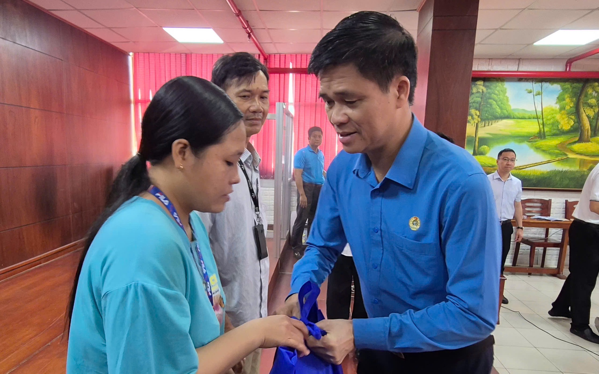 Ấm lòng người lao động