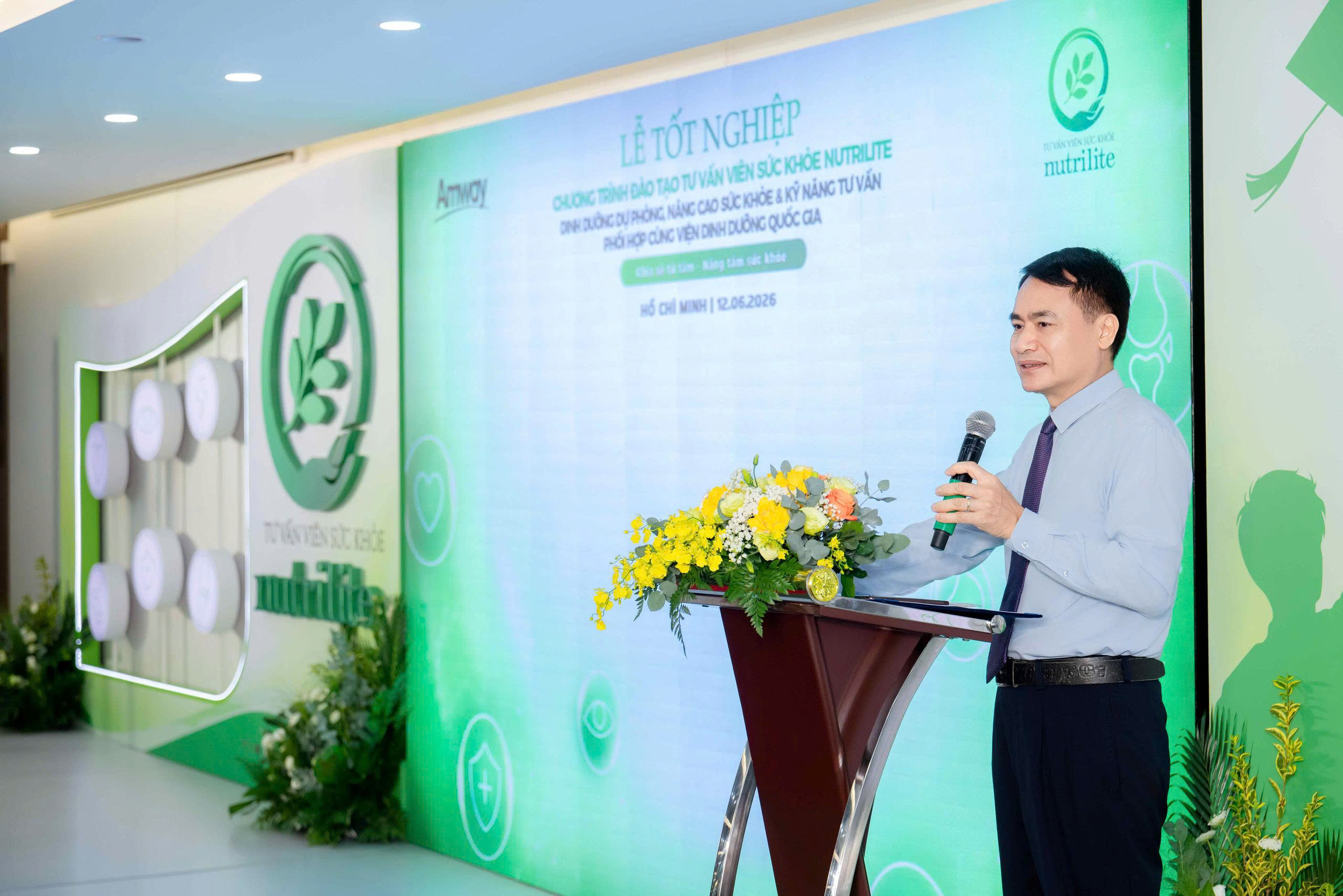 Gần 300 tư vấn vi&ecirc;n sức khỏe Nutrilite được đ&agrave;o tạo bởi Viện Dinh dưỡng Quốc gia - Ảnh 1.