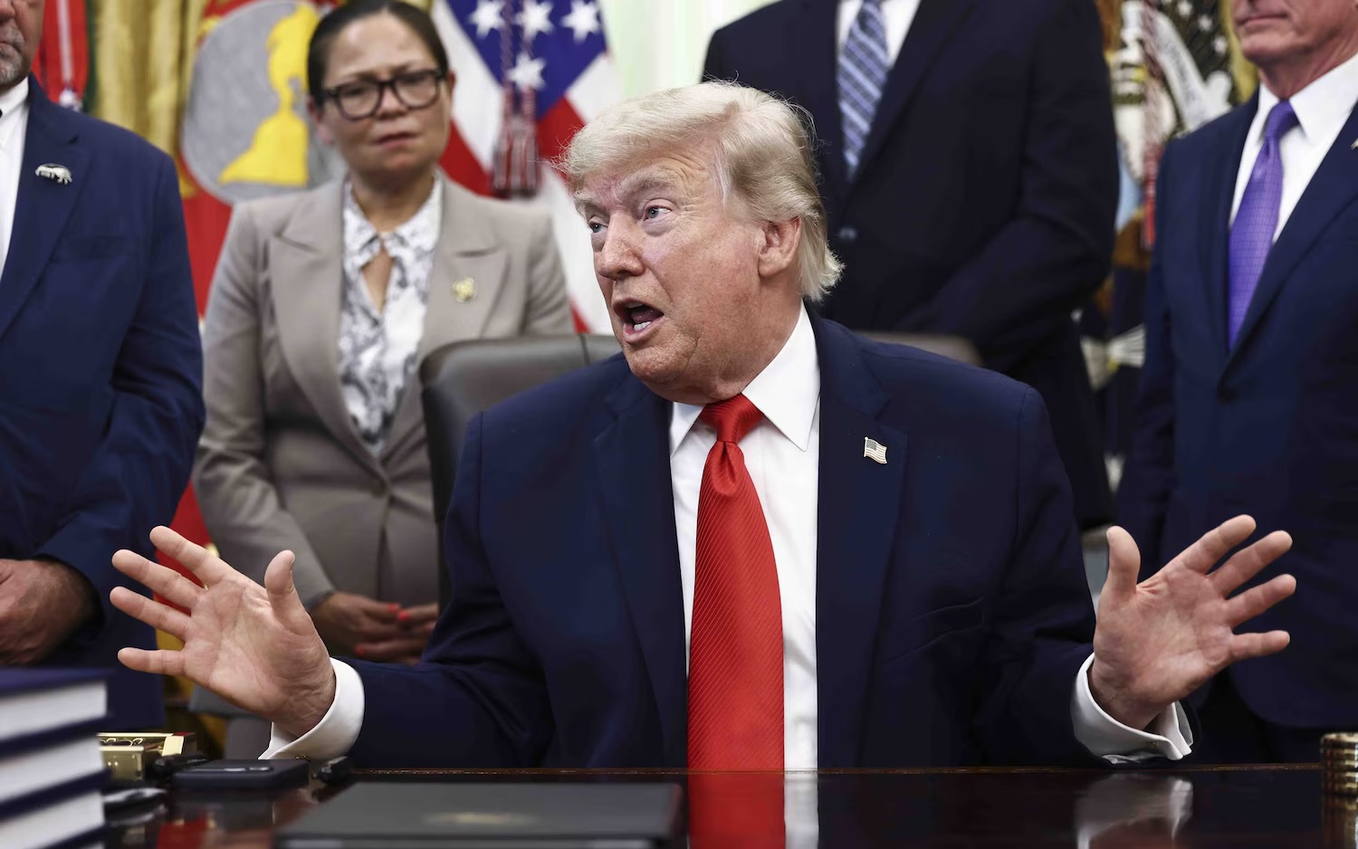 Mỹ - Iran đạt thỏa thuận hòa bình, ông Donald Trump "cho phép" mở lại Hormuz