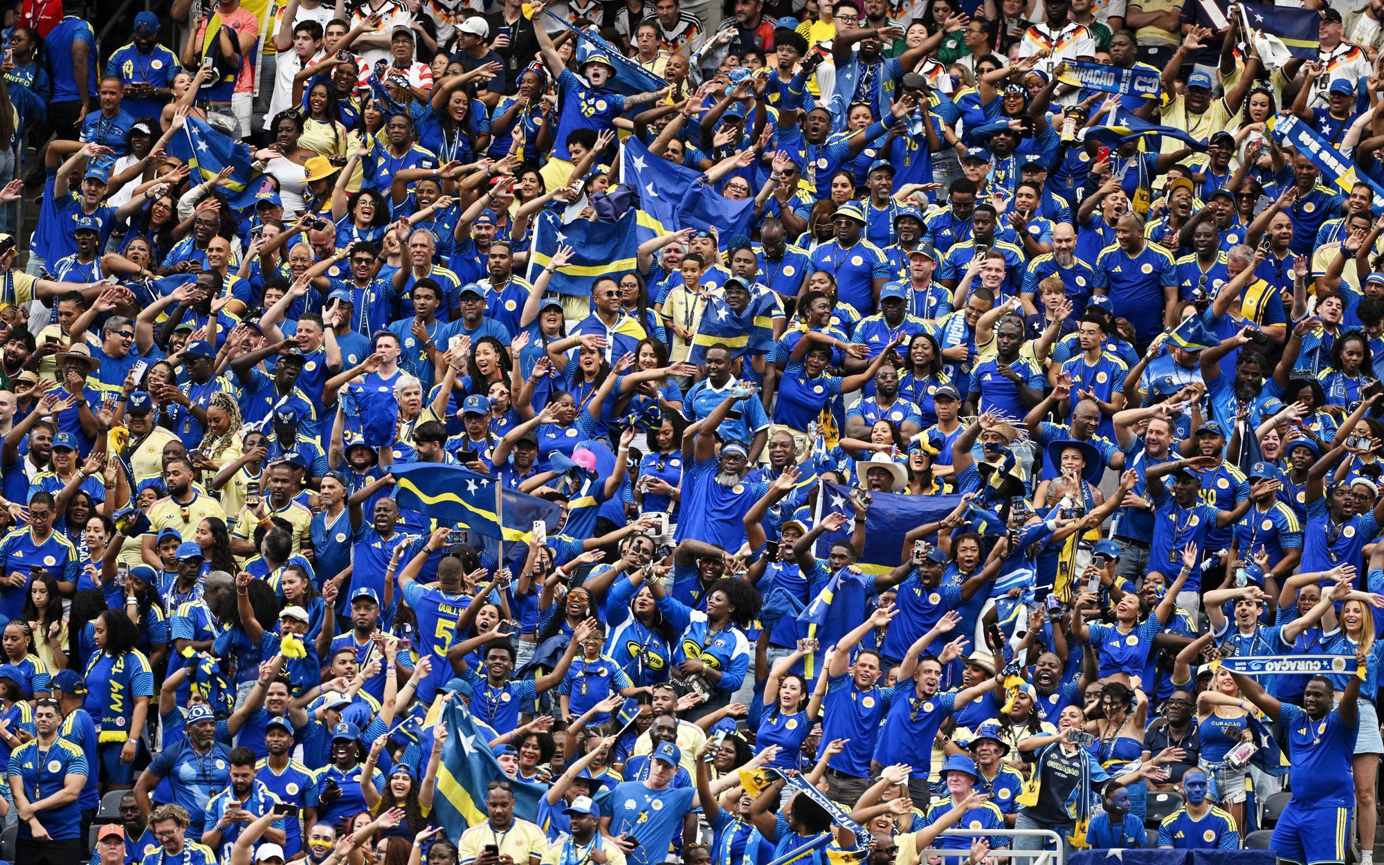 World Cup của những khán đài nhập cư - Ảnh 5.