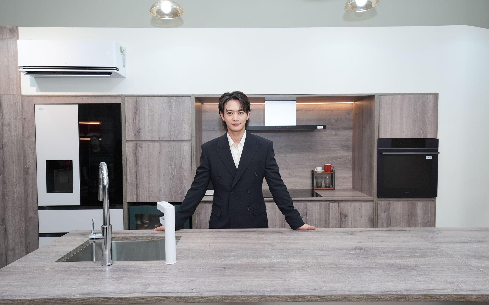 MINHO cùng LG Electronics Việt Nam đưa nhịp sống Seoul về giữa lòng thành phố