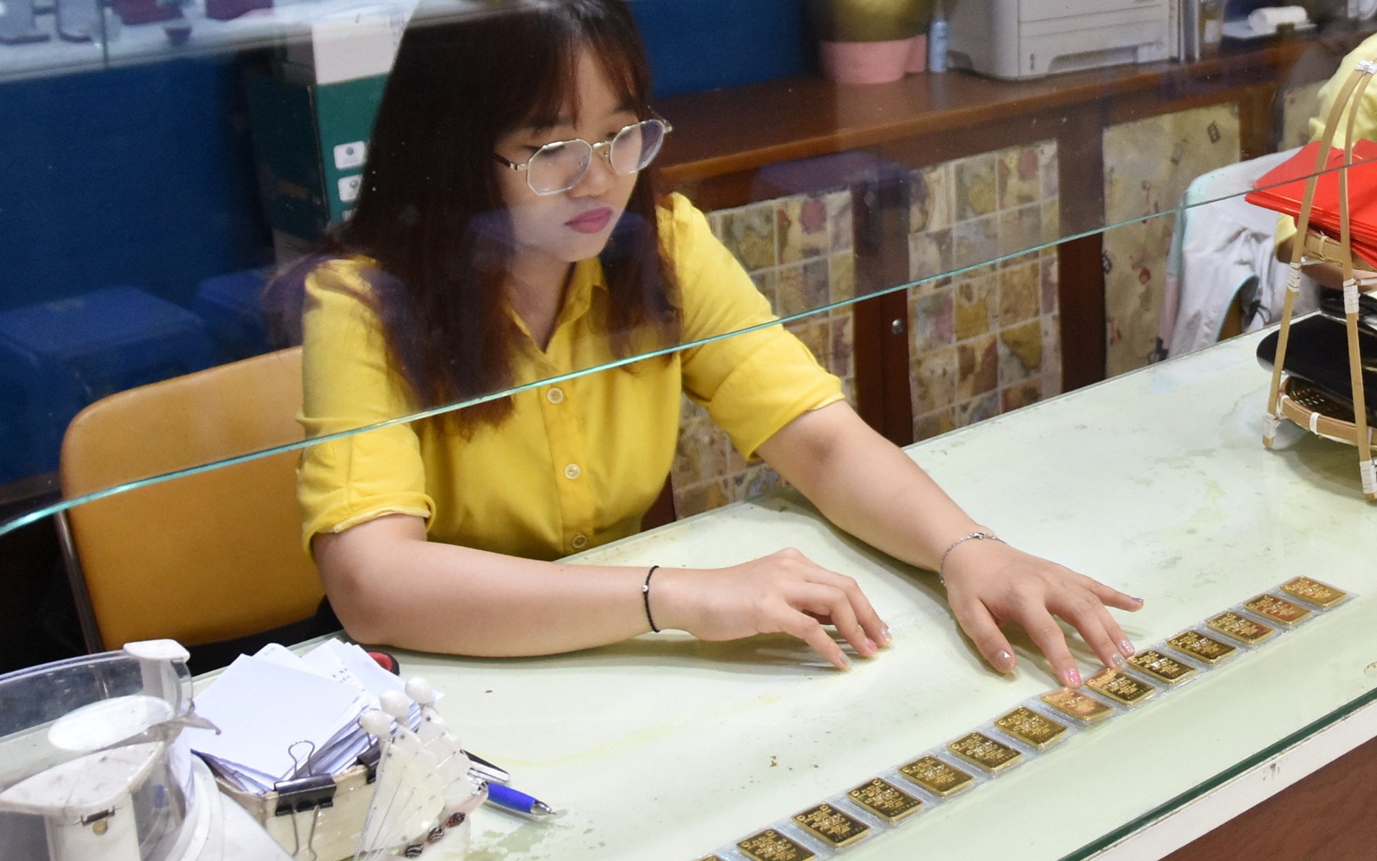 Giá vàng hôm nay 16-6: Bật tăng mạnh mẽ