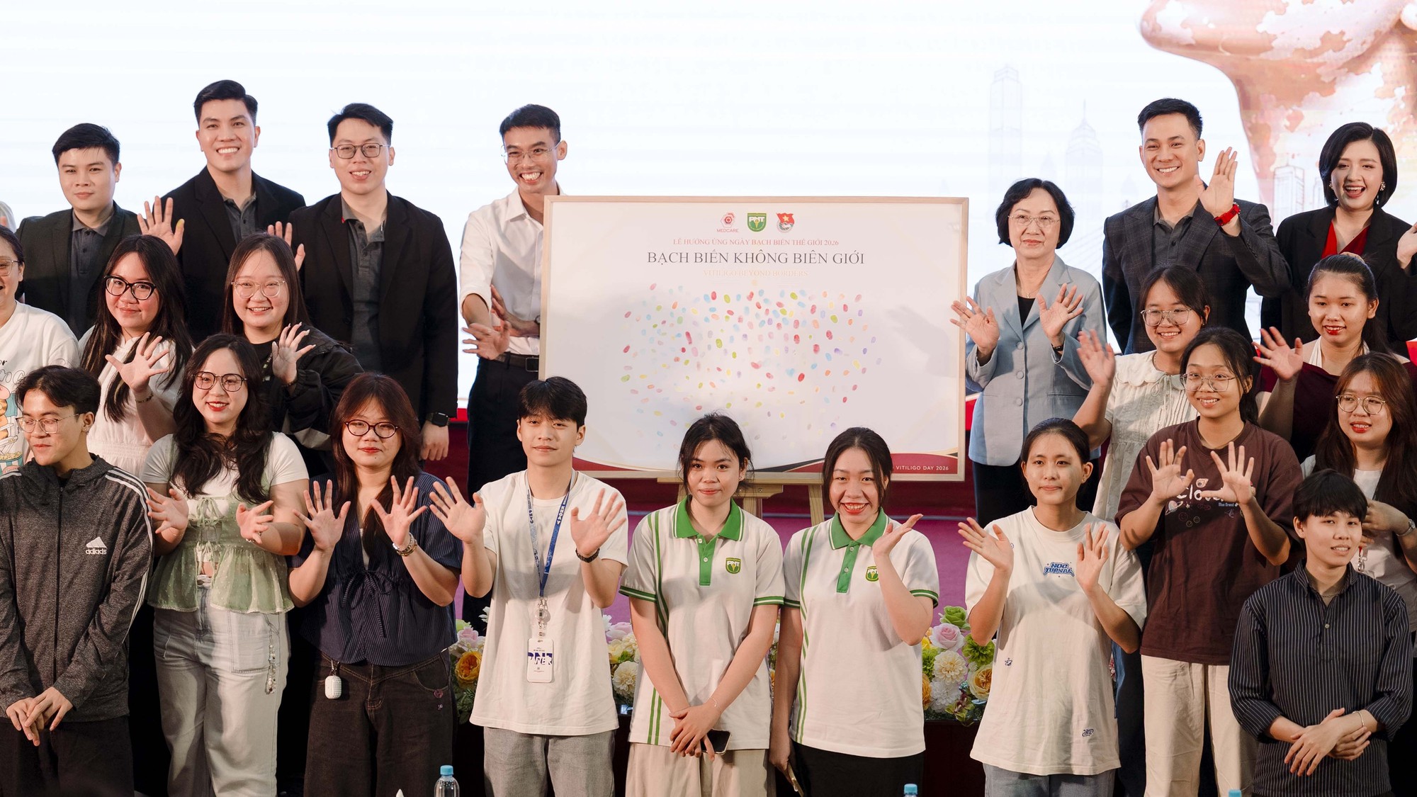 &ldquo;Bạch biến kh&ocirc;ng bi&ecirc;n giới&rdquo;: H&agrave;nh tr&igrave;nh lan tỏa y&ecirc;u thương từ một dự &aacute;n cộng đồng - Ảnh 5.