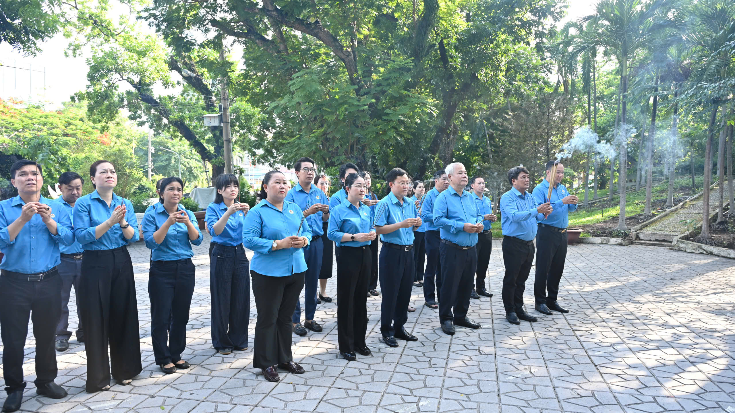 Bia liệt sĩ - Ảnh 2.
