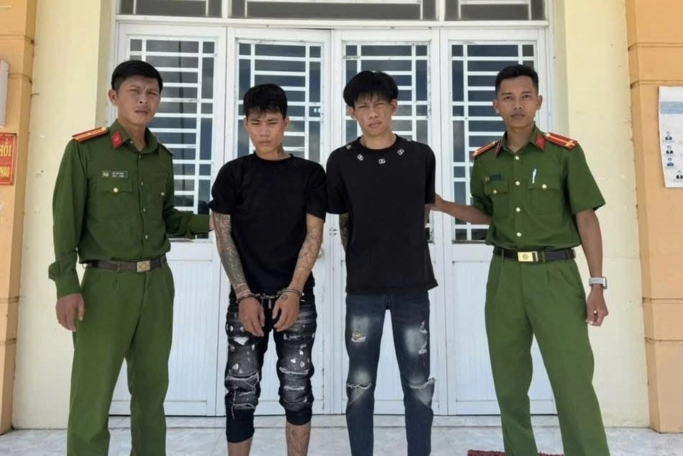 C&ocirc;ng an bắt 2 nghi phạm cướp giật t&agrave;i sản trong 24 giờ Tại Thuận Giao - Ảnh 2.