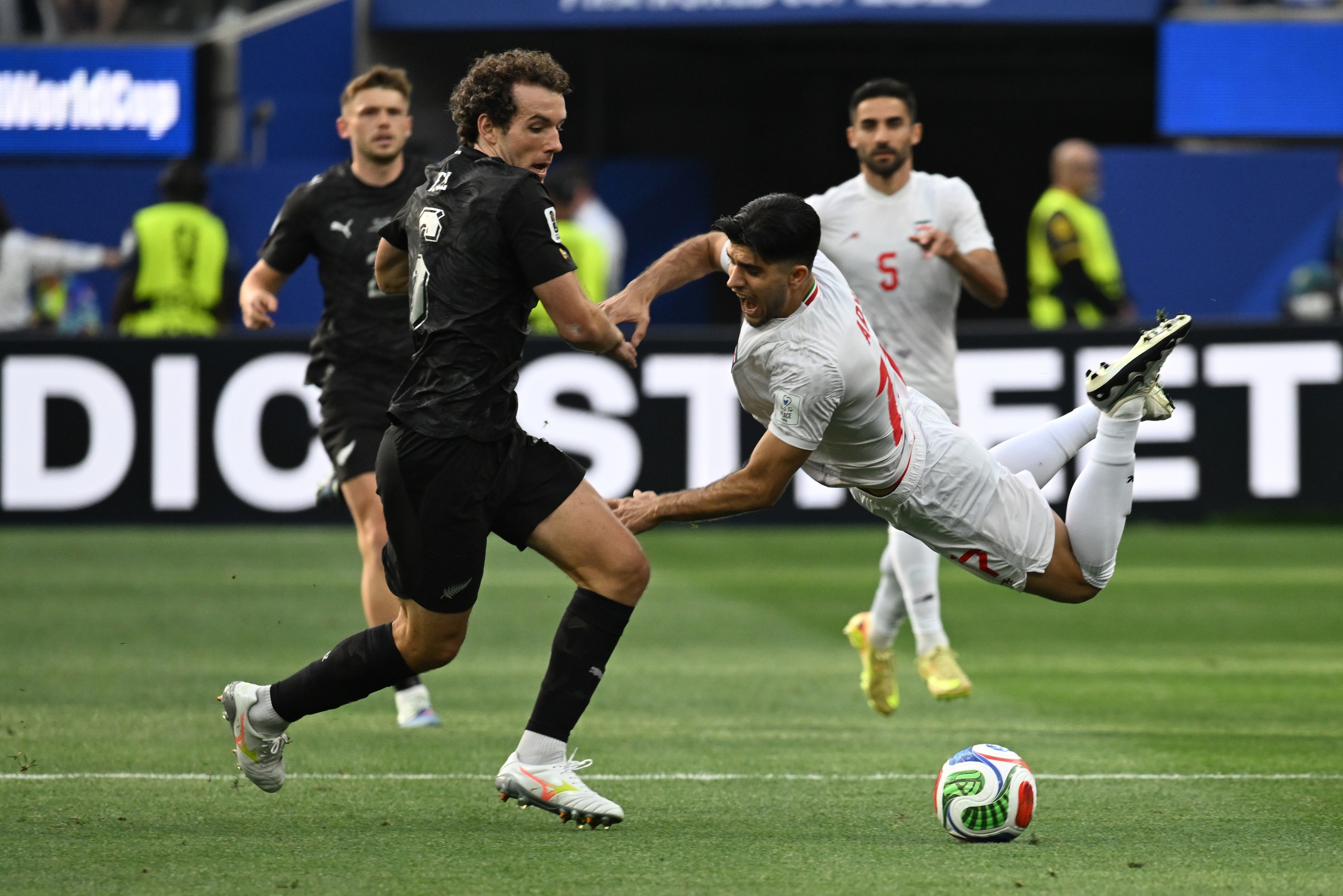 Vượt qua &aacute;p lực, tuyển Iran khởi đầu World Cup 2026 tr&ecirc;n đất Mỹ kh&aacute; su&ocirc;n sẻ - Ảnh 3.