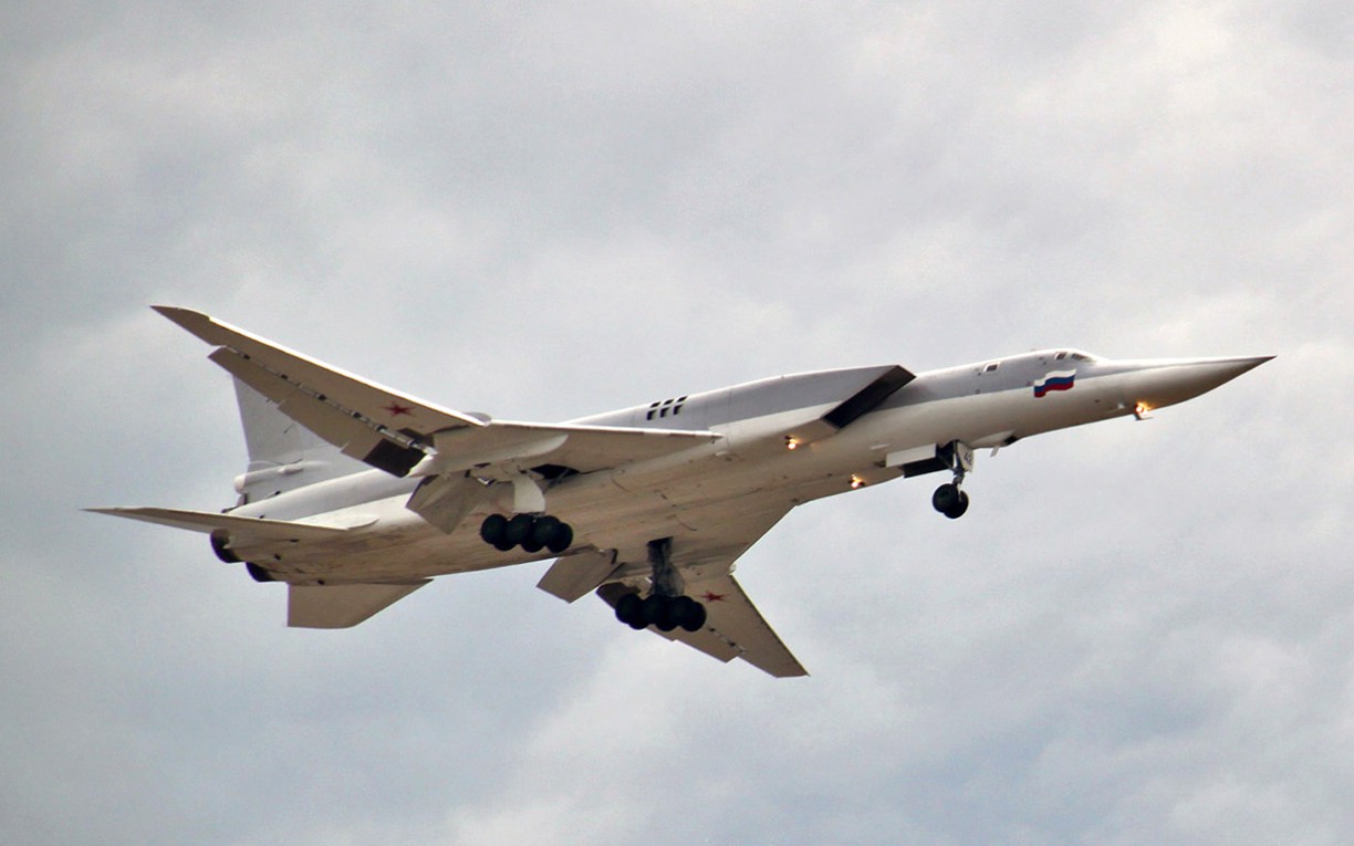 Máy bay ném bom Tu-22M3 của Nga gặp nạn khi hạ cánh