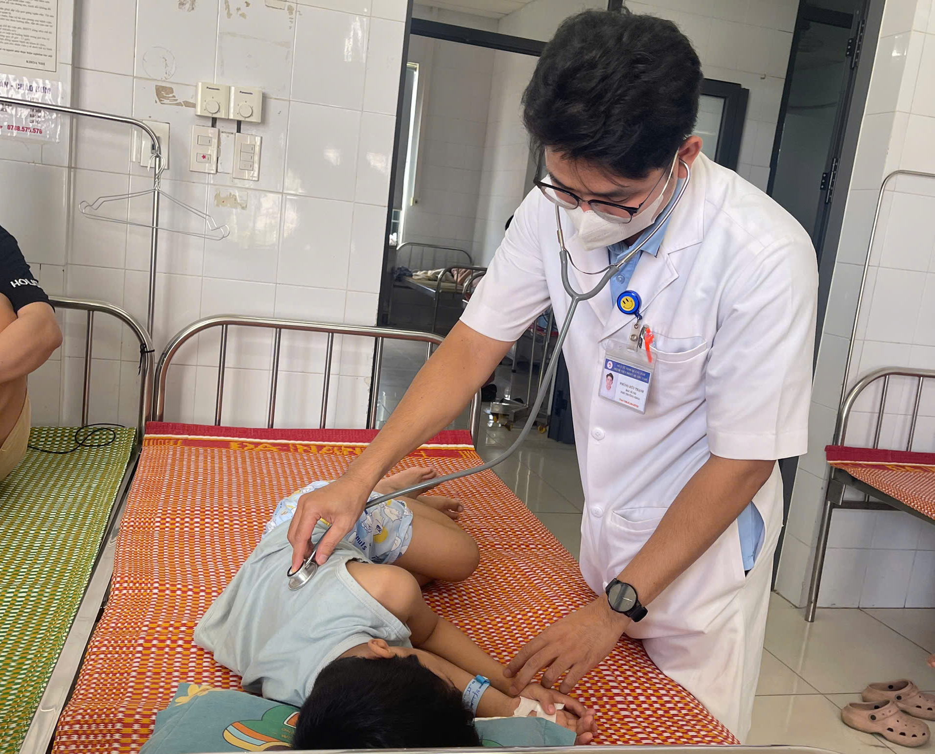 43 Người nhập viện nghi ngộ độc thực phẩm sau khi ăn b&aacute;nh m&igrave; ở Đ&agrave; Nẵng - Ảnh 1.
