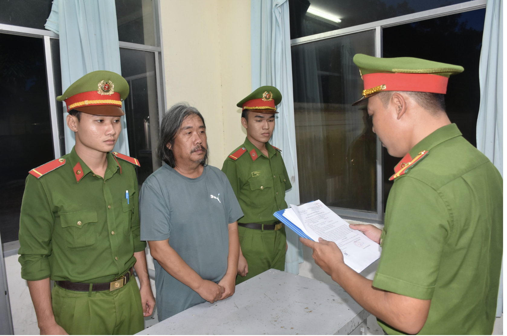 Người đ&agrave;n &ocirc;ng ph&oacute;ng hỏa l&agrave;m 2 người tử vong ở Vĩnh Long - Ảnh 1.
