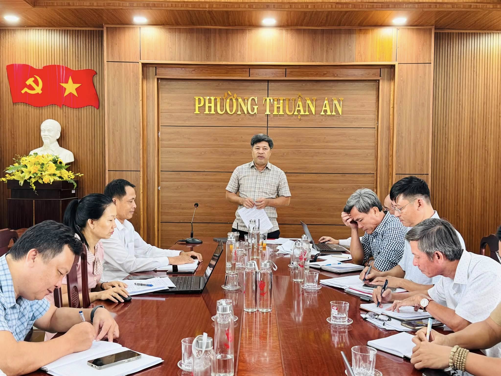Một phường ở Huế muốn đưa thủ tục h&agrave;nh ch&iacute;nh đơn giản về tổ d&acirc;n phố giải quyết - Ảnh 1.