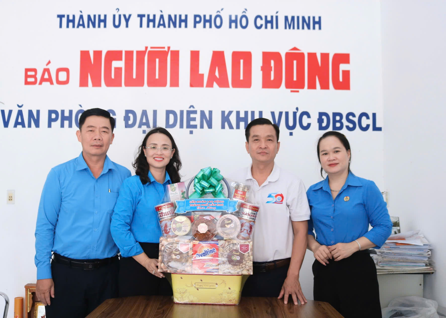 Lãnh đạo LĐLĐ TP Cần Thơ thăm và chúc mừng các cơ quan báo chí năm 2026 - Ảnh 1.