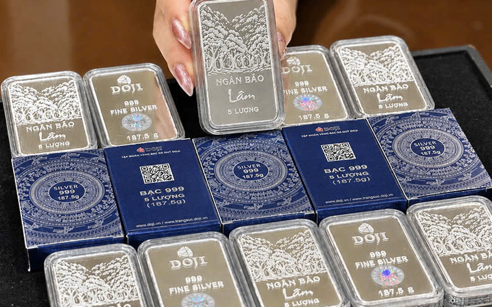 Giá bạc hôm nay 17-6: Cao nhất 2 tuần, có nên mua vào?