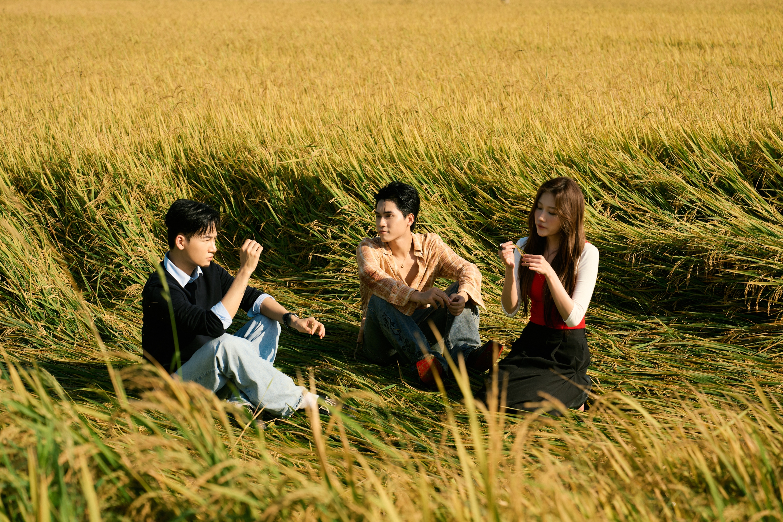 Khi âm nhạc mang hơi thở điện ảnh: Ali Hoàng Dương trở lại với "Thật Hay Mơ" - Ảnh 11.