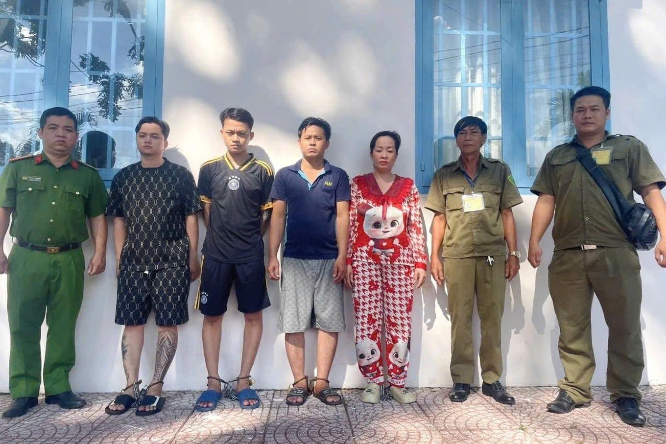 Tạm giữ 4 người cướp xe máy của phụ nữ tại TPHCM Do mâu thuẫn nợ 2026 - Ảnh 1.