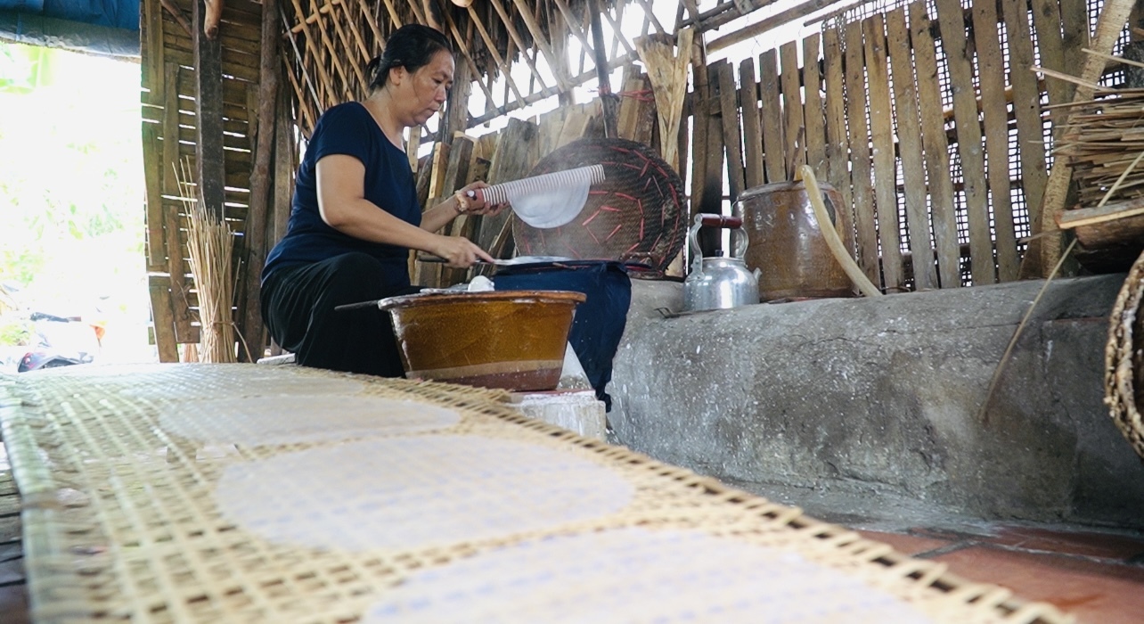 Tiếp lửa l&agrave;ng b&aacute;nh tr&aacute;ng Ph&uacute; H&ograve;a Đ&ocirc;ng - Ảnh 1.