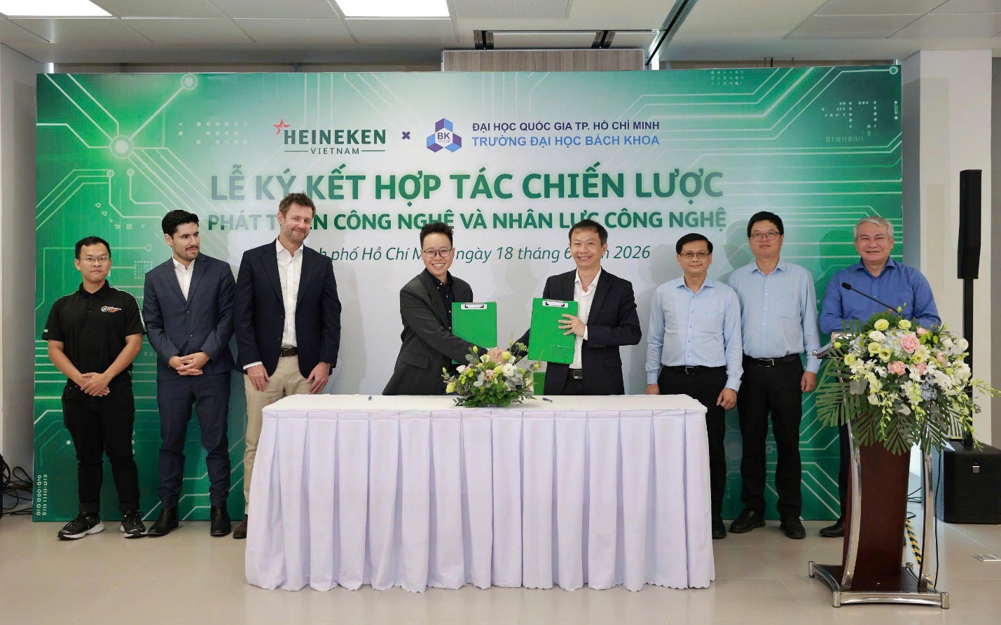 HEINEKEN Việt Nam và Trường ĐH Bách Khoa TP HCM hợp tác phát triển ứng dụng công nghệ