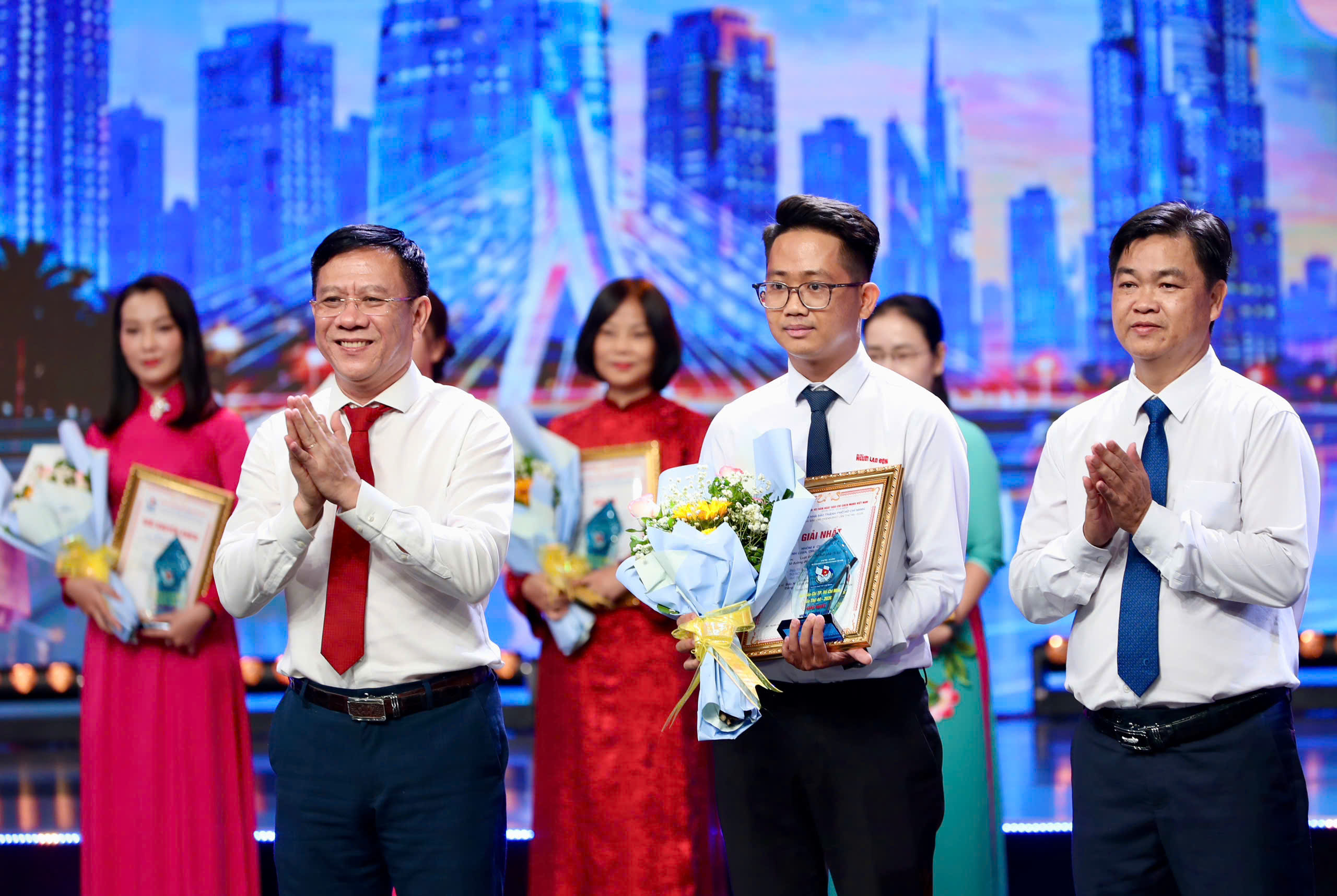 B&aacute;o ch&iacute; TPHCM l&agrave; điểm s&aacute;ng của b&aacute;o ch&iacute; c&aacute;ch mạng Việt Nam - Ảnh 11.