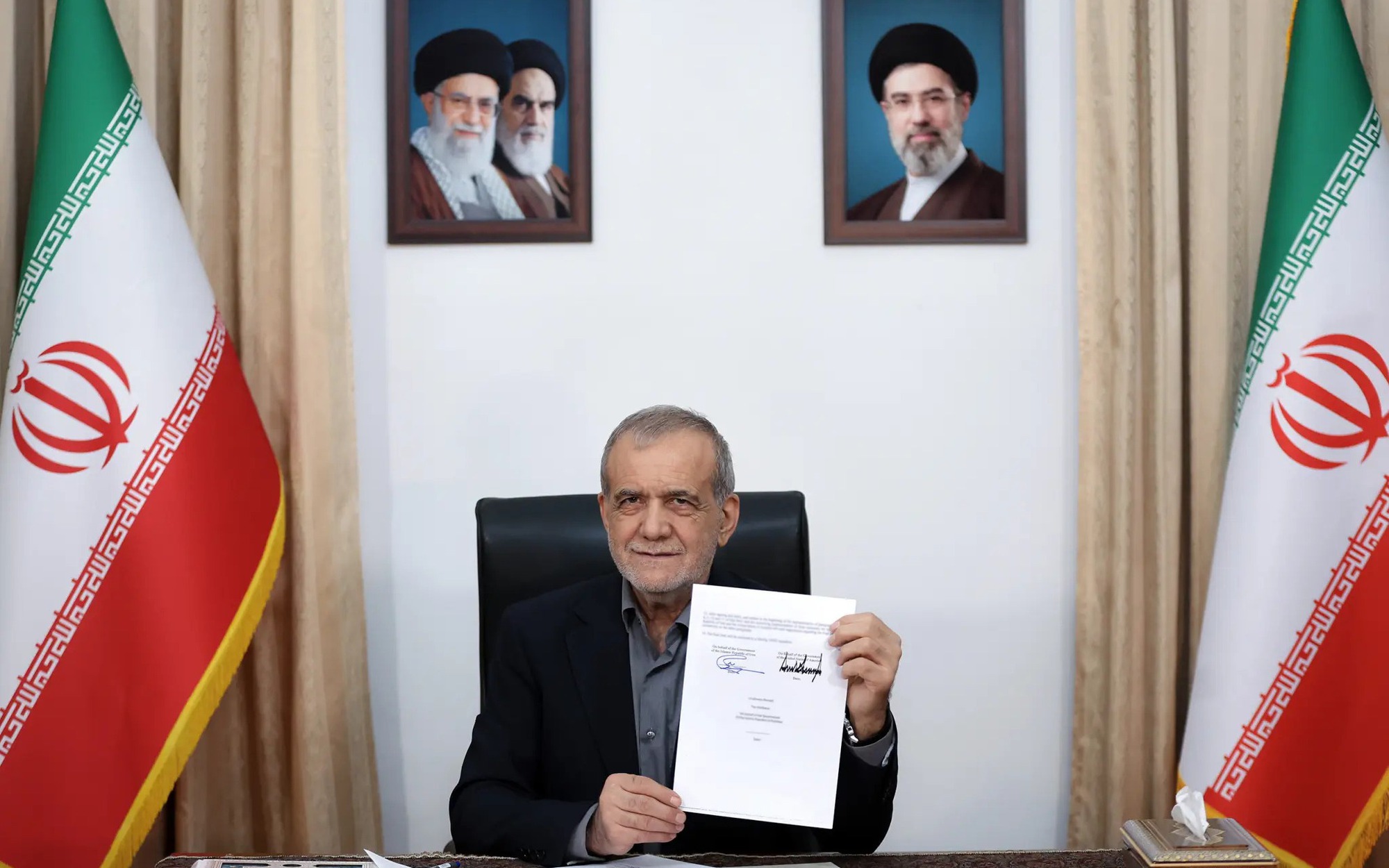 NÓNG: Iran lại tuyên bố đóng eo biển Hormuz