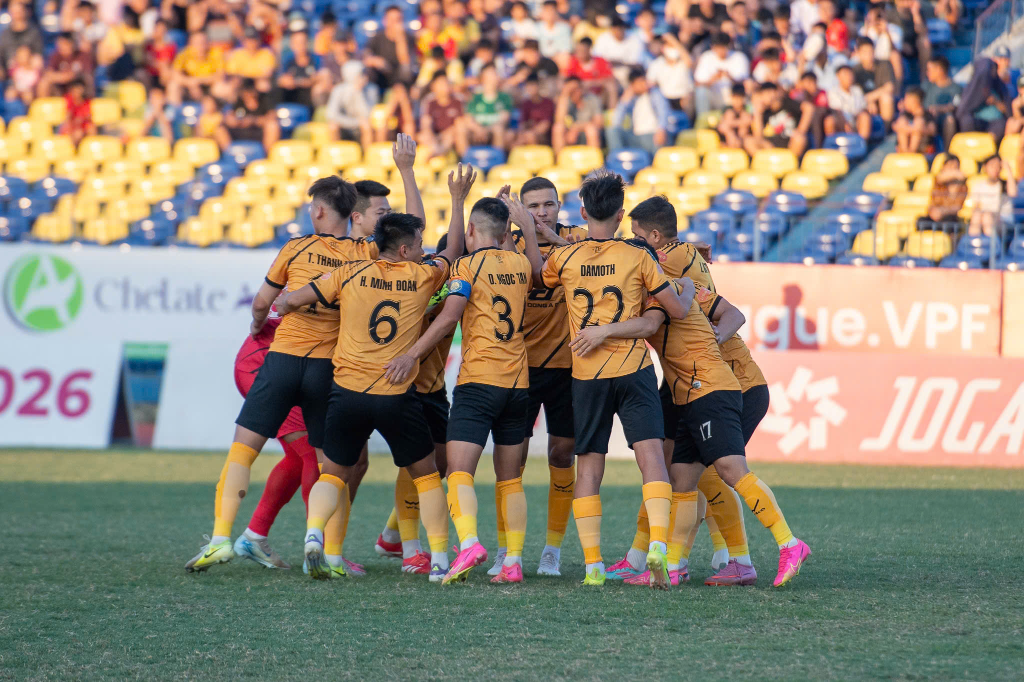 H&agrave;ng loạt trụ cột chia tay CLB Thanh H&oacute;a sau khi trụ hạng V-League th&agrave;nh c&ocirc;ng - Ảnh 1.