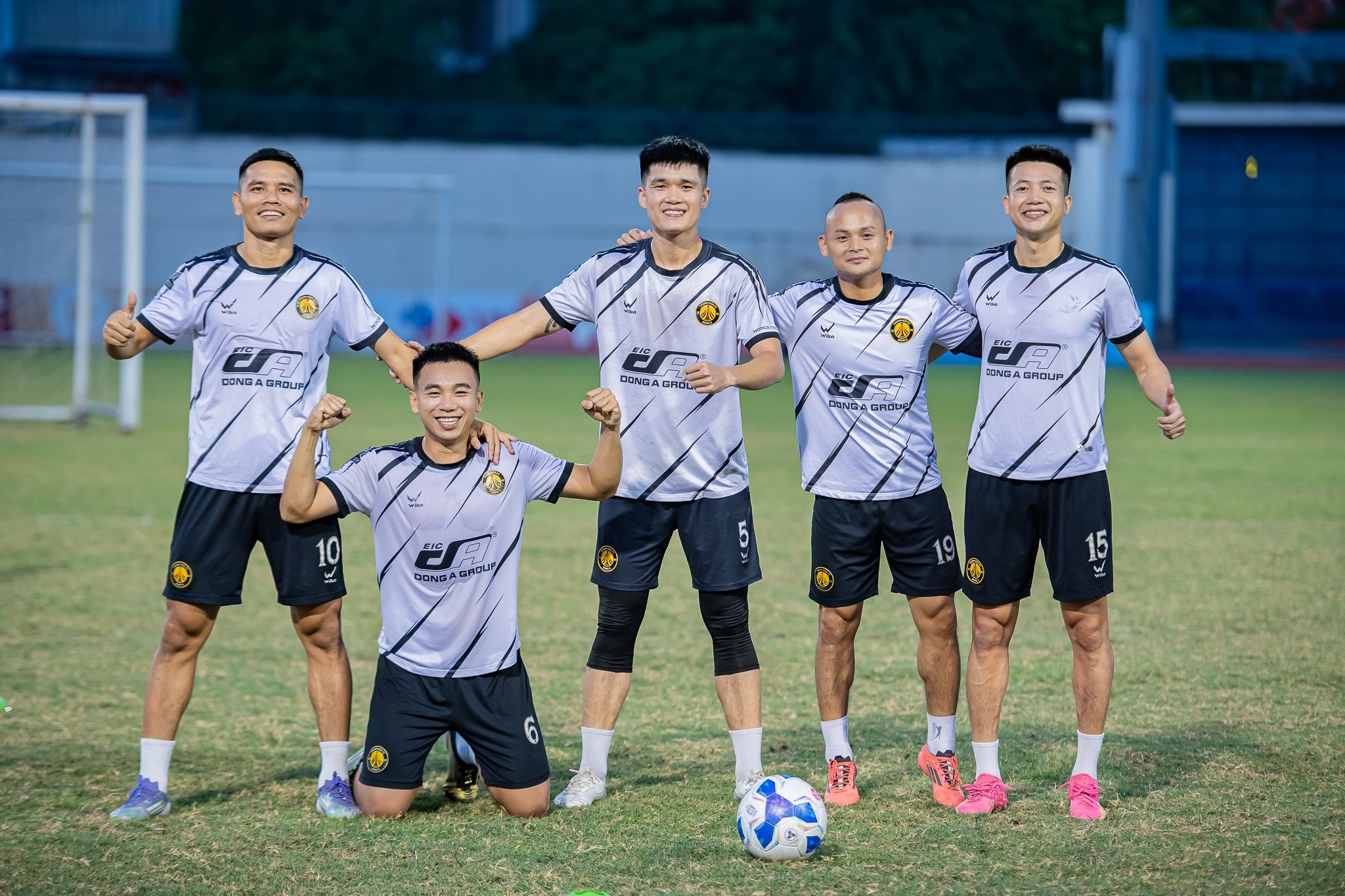 H&agrave;ng loạt trụ cột chia tay CLB Thanh H&oacute;a sau khi trụ hạng V-League th&agrave;nh c&ocirc;ng - Ảnh 7.