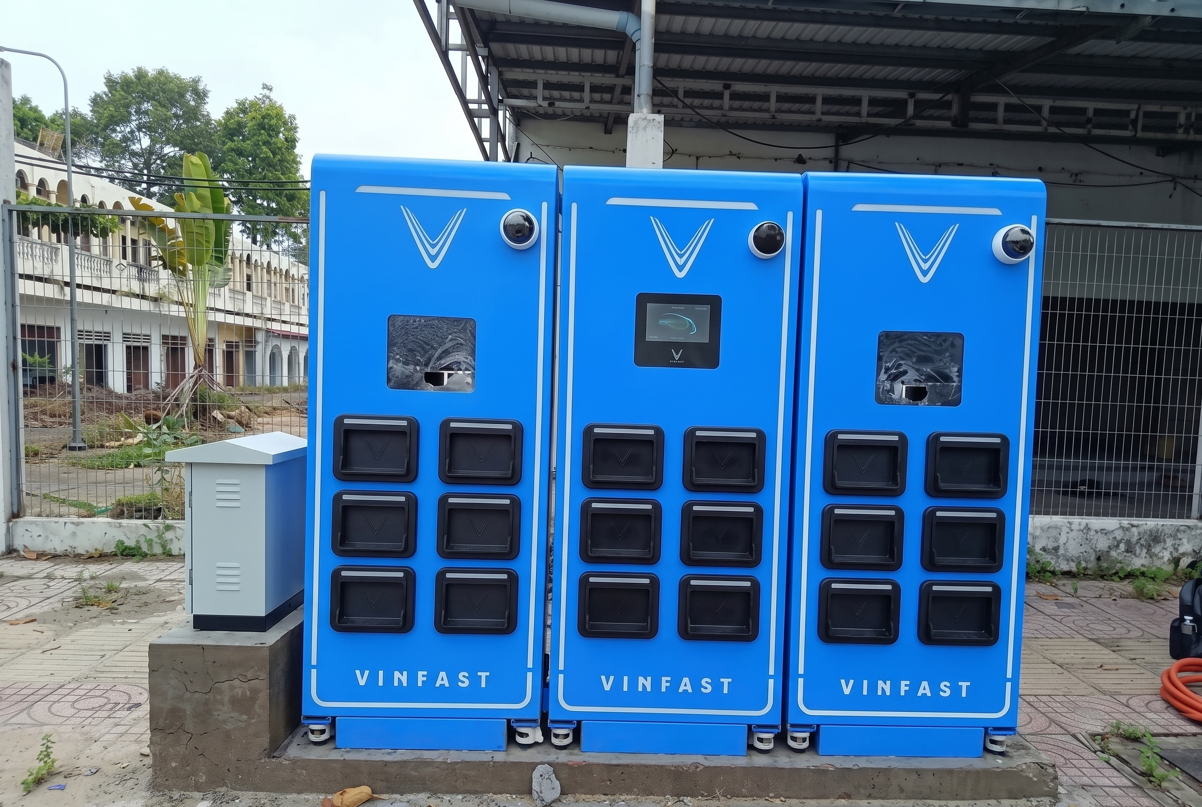 Ph&aacute; họai tủ đổi pin xe điện Vinfast tại TPHCM: Người đ&agrave;n &ocirc;ng bị bắt giữ - Ảnh 3.