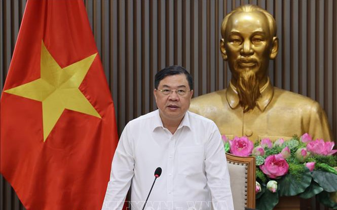 Phó Thủ tướng Thường trực: Minh bạch thông tin về xăng E10, đảm bảo quyền lợi người tiêu dùng