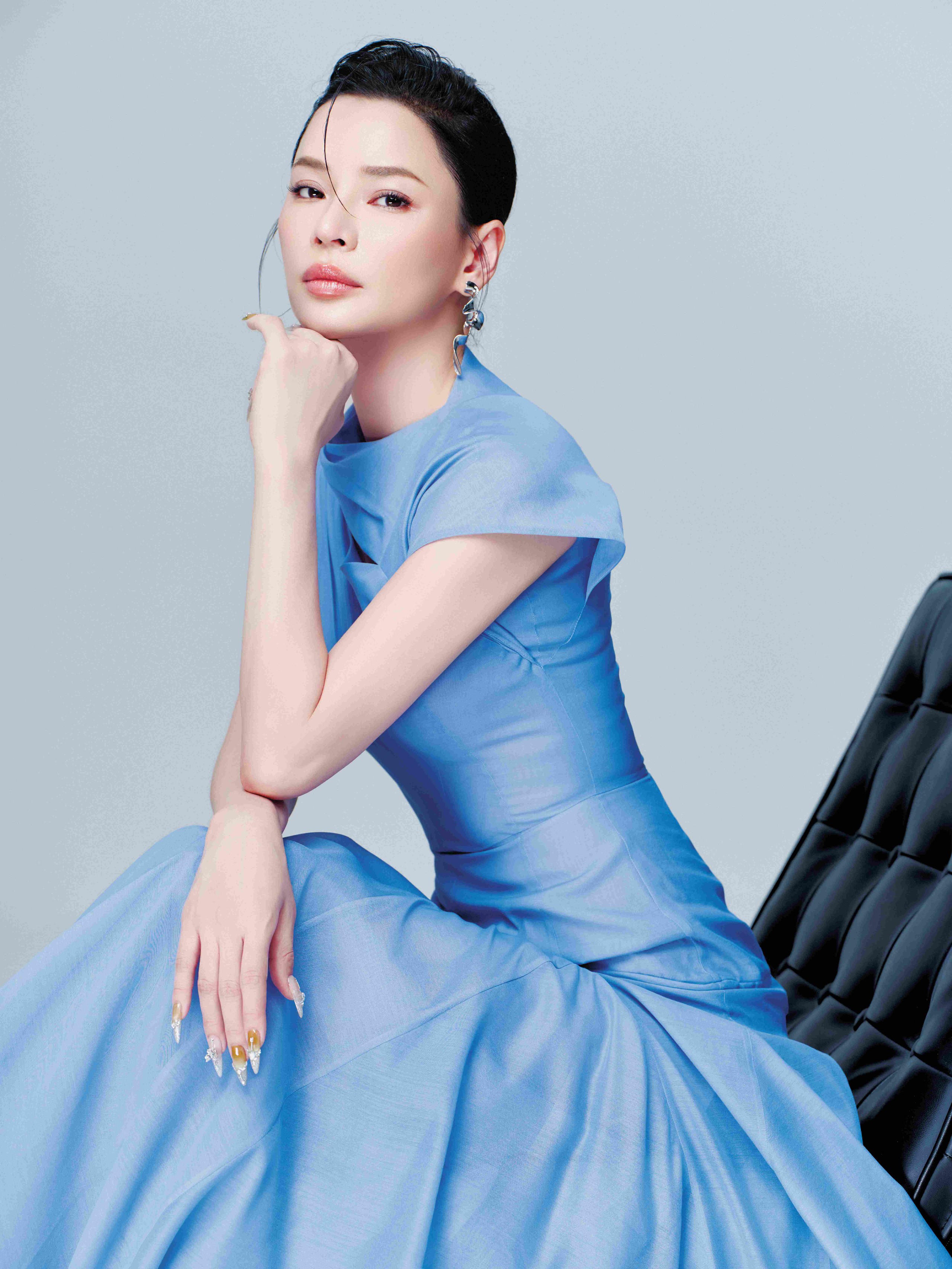 Người đẹp từng "mất tích" khỏi showbiz 12 năm tái xuất với tạo hình gây bất ngờ - Ảnh 15.
