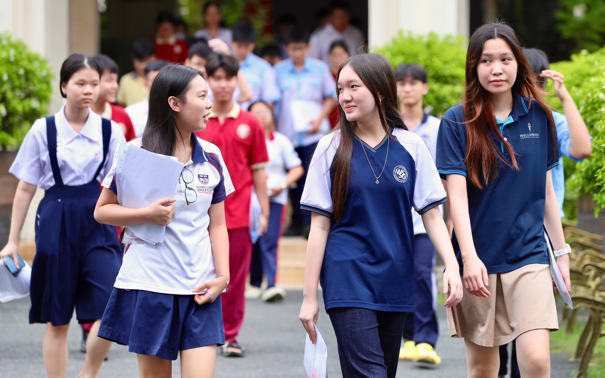 Thi lớp 10 ở TPHCM: Chi tiết đề thi môn toán và gợi ý giải đề