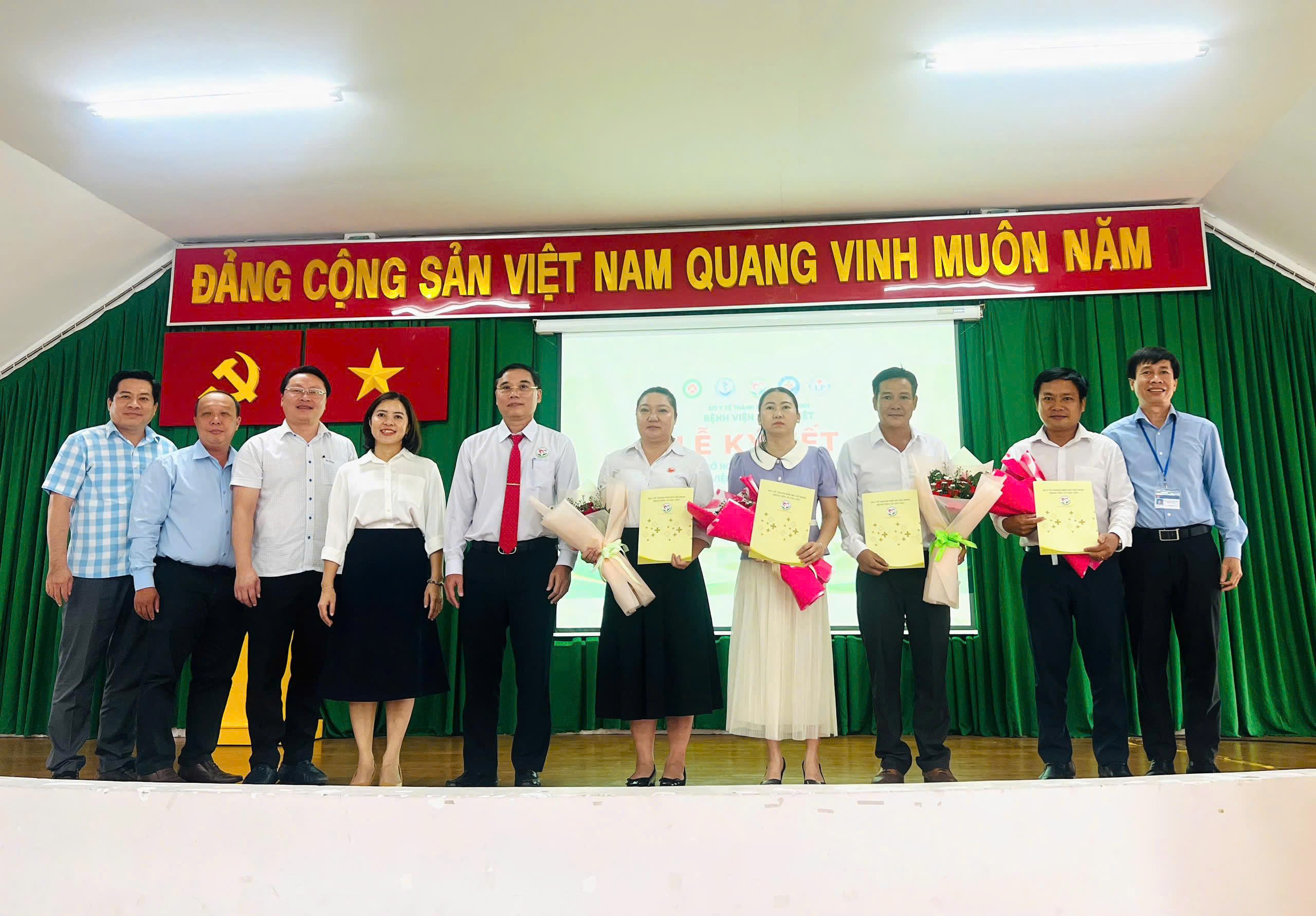 4 trạm y tế được hỗ trợ chuy&ecirc;n m&ocirc;n, giảm chuyển tuyến kh&ocirc;ng cần thiết - Ảnh 1.