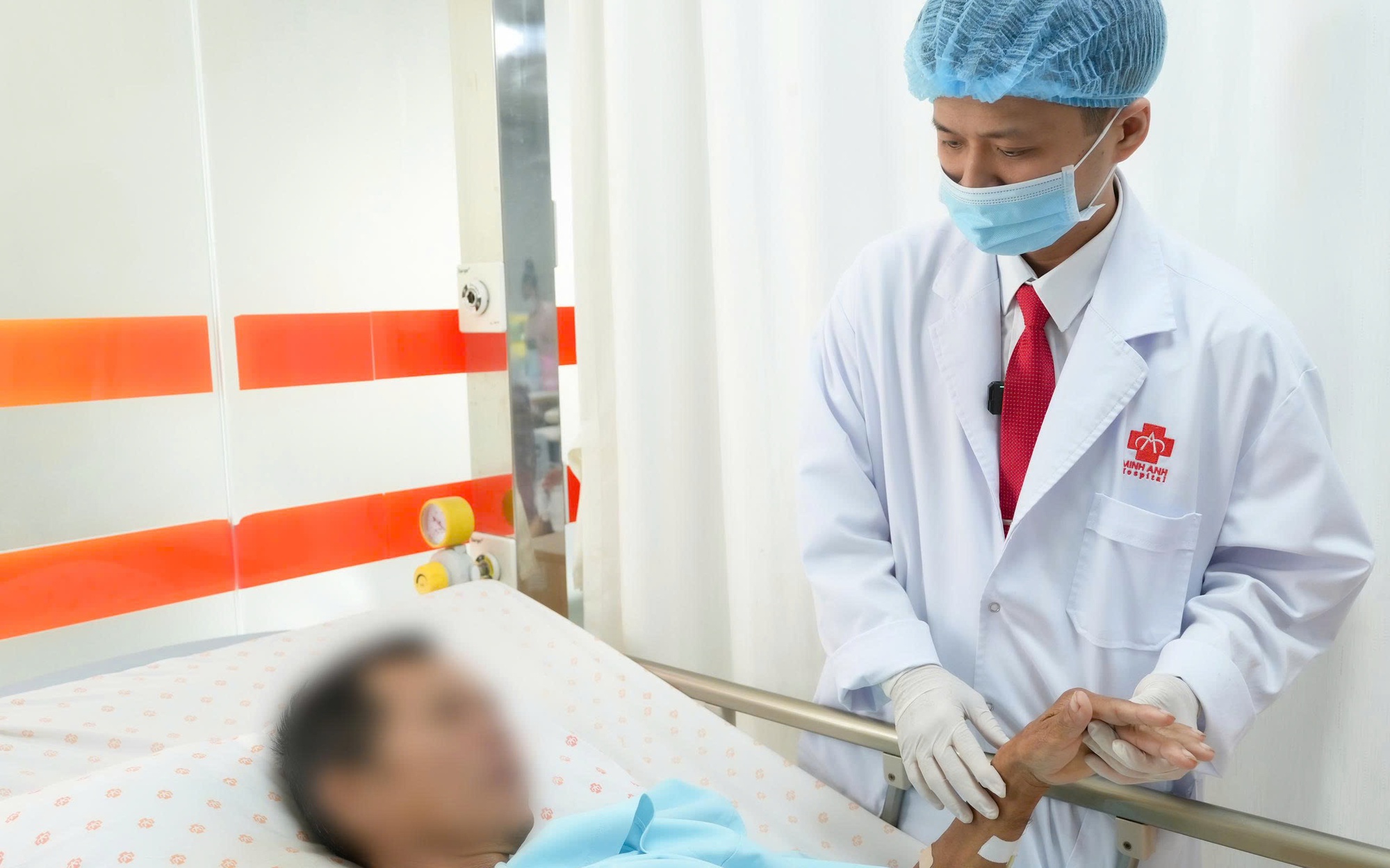Căn bệnh khiến người đàn ông đang mổ nội soi phải chuyển khẩn sang mổ mở