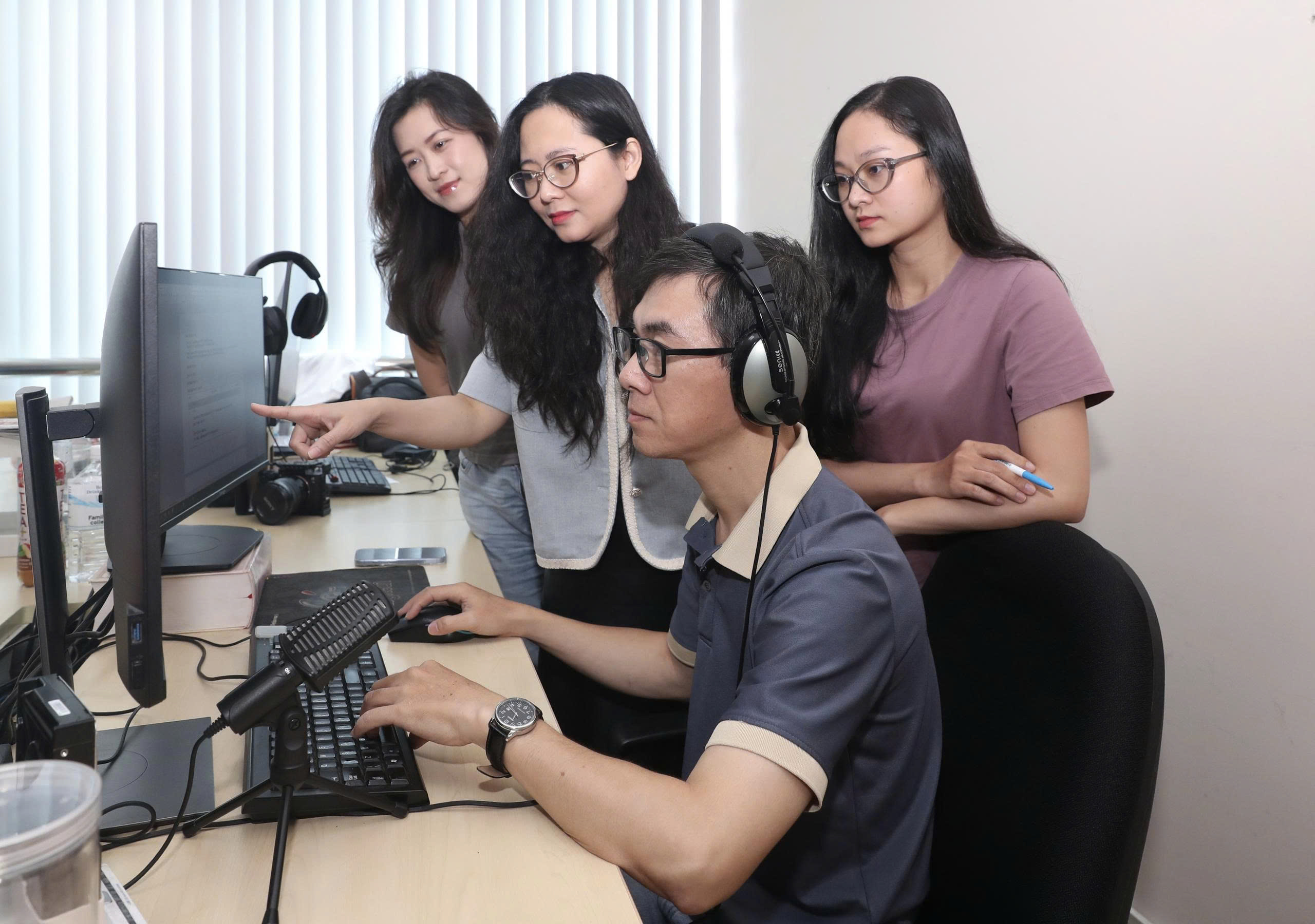 M&ocirc; h&igrave;nh hoạt động b&aacute;o ch&iacute; ph&ugrave; hợp trước l&agrave;n s&oacute;ng b&ugrave;ng nổ c&ocirc;ng nghệ&hellip; - Ảnh 2.