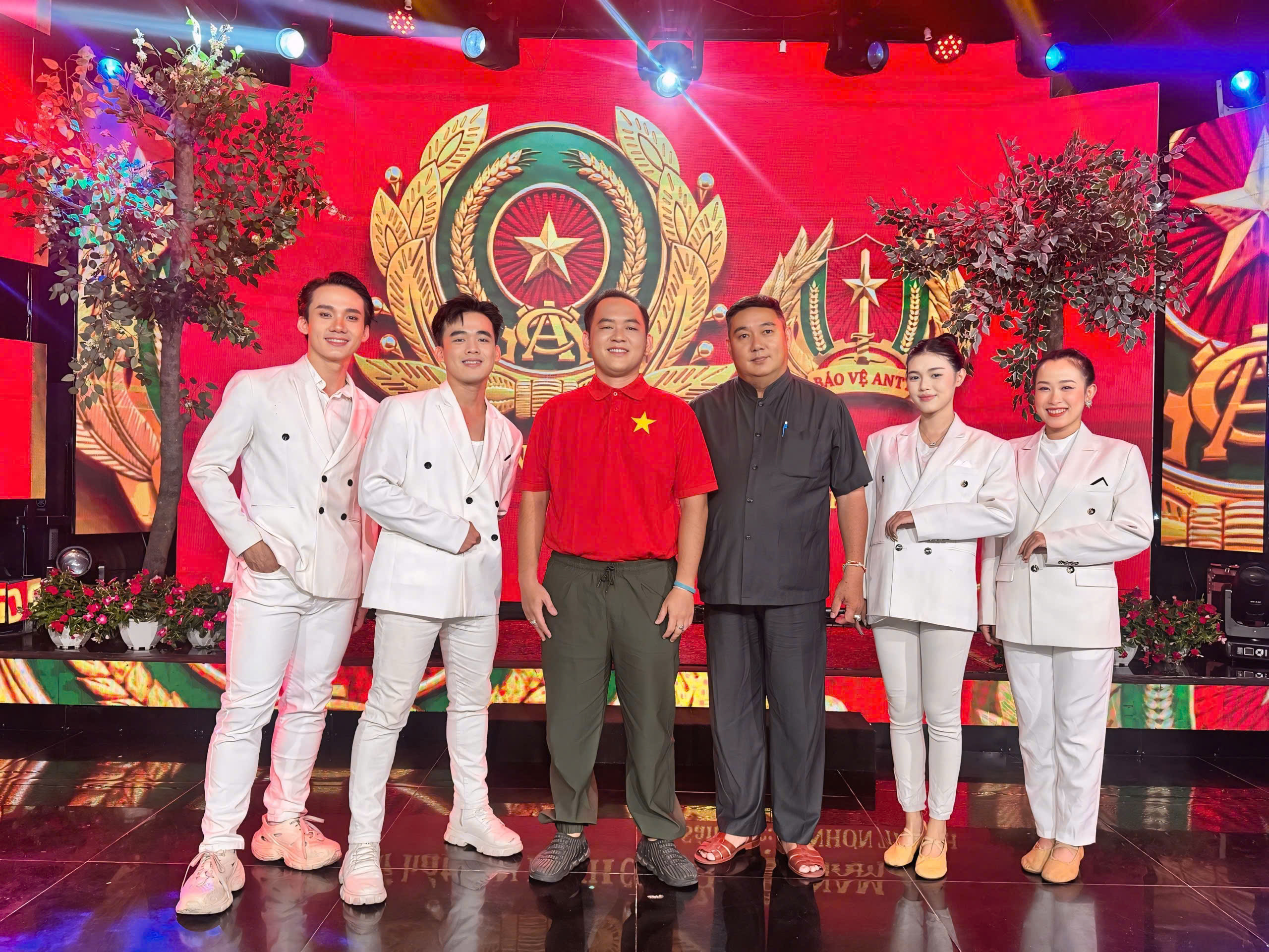 Ca sĩ T&acirc;m Minhon tự h&agrave;o khi thể hiện ca kh&uacute;c ca ngợi lực lượng an ninh cơ sở - Ảnh 1.
