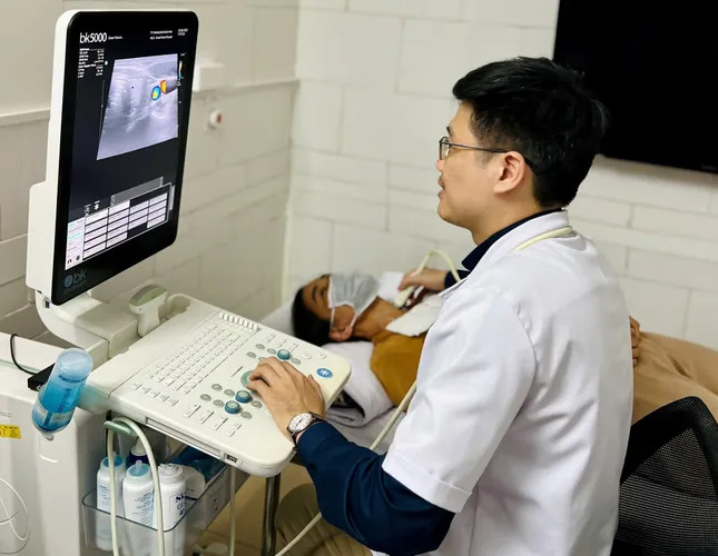 5 dấu hiệu cảnh báo ung thư tuyến giáp - Ảnh 1.