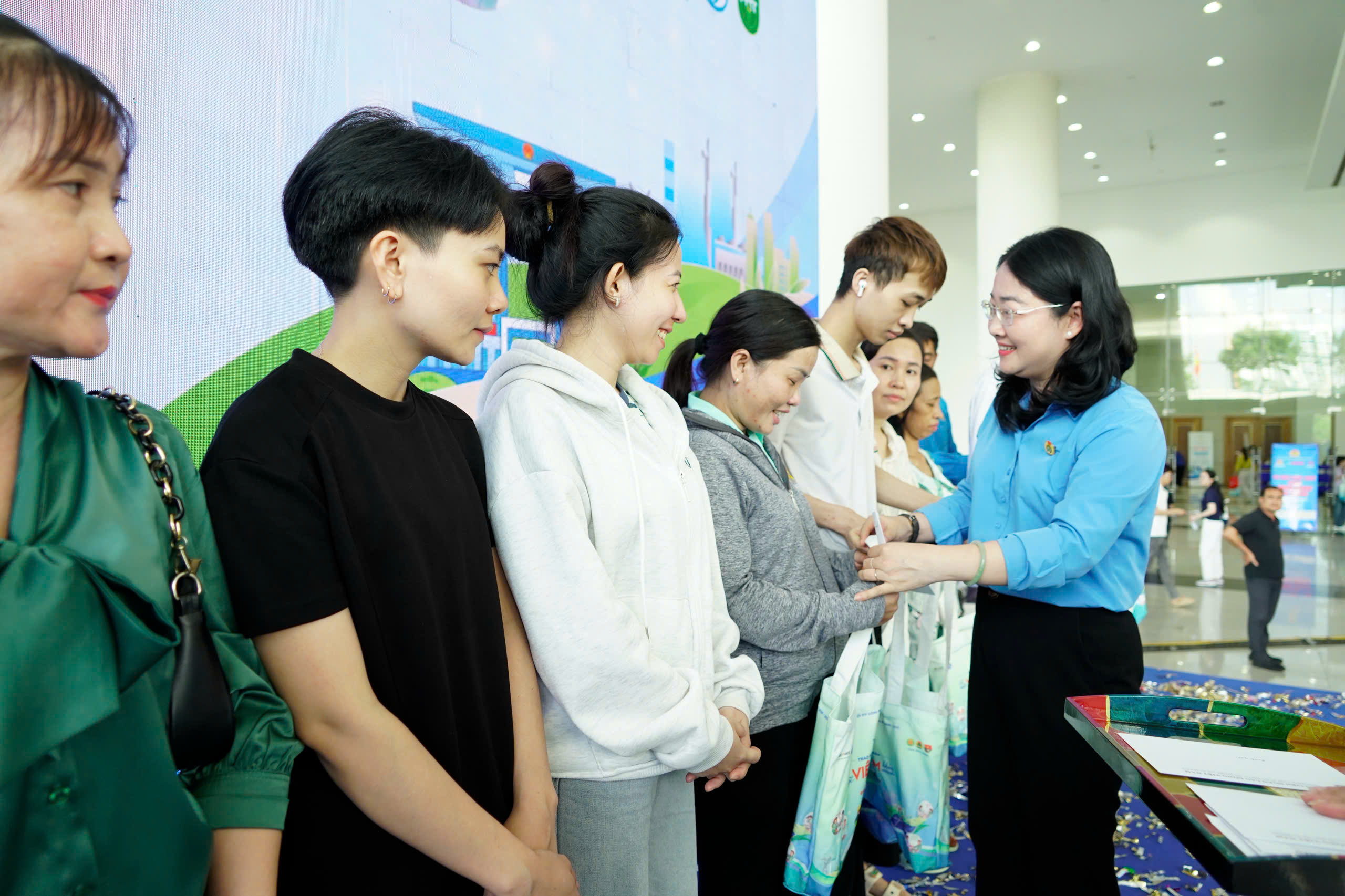 Khám bệnh miễn phí cho công nhân tại TPHCM năm 2026: Sự kiện ý nghĩa cho sức khỏe - Ảnh 3.