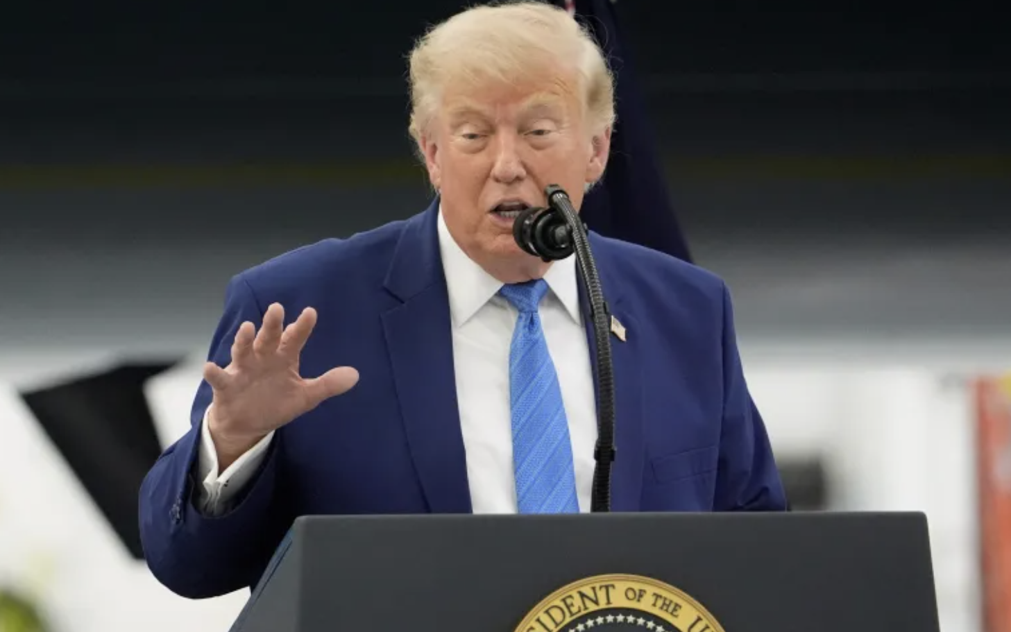 Ông Donald Trump: Chỉ có Mỹ được thu phí qua eo biển Hormuz