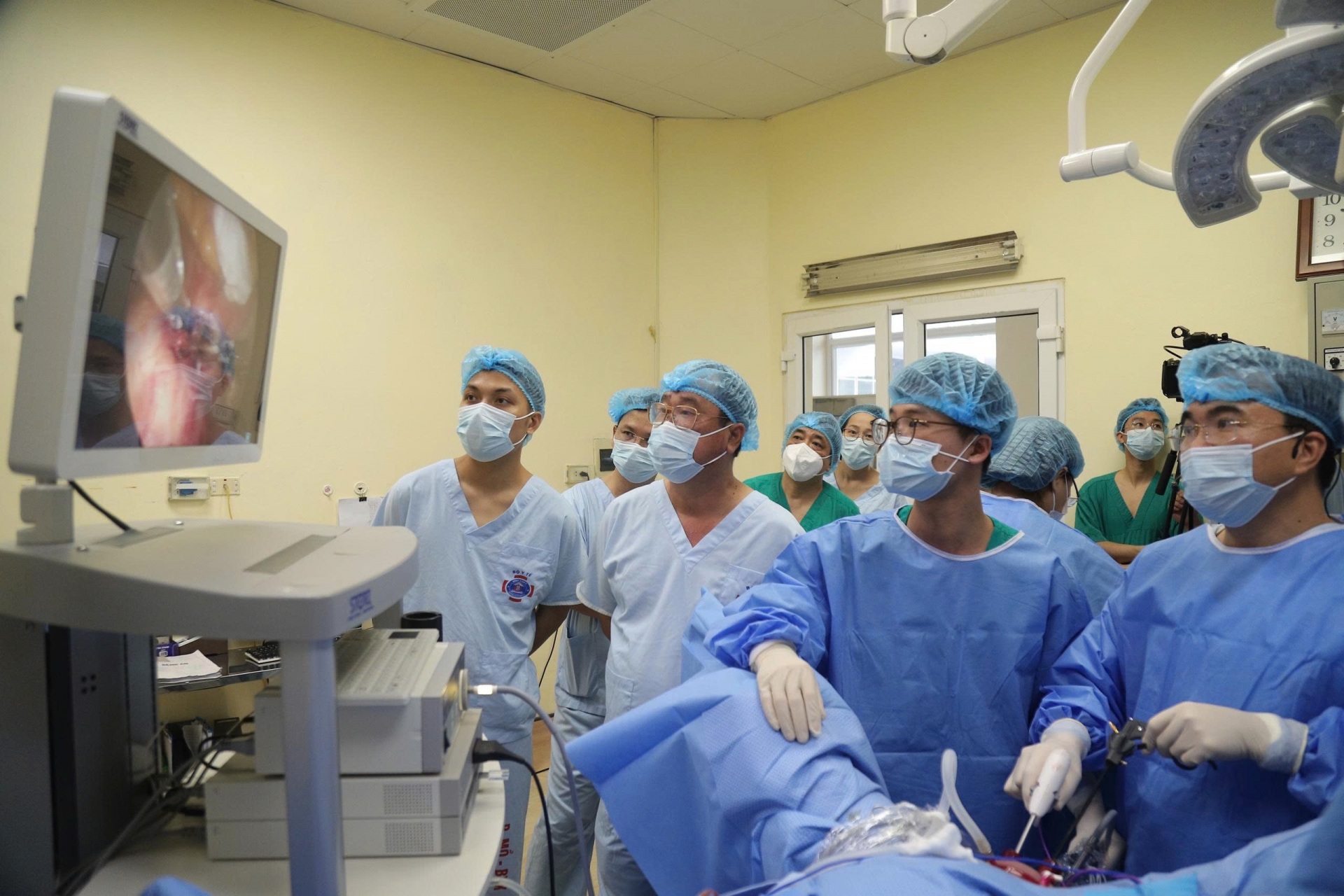 Đề xuất mới về giấy chuyển tuyến BHYT - Ảnh 2.