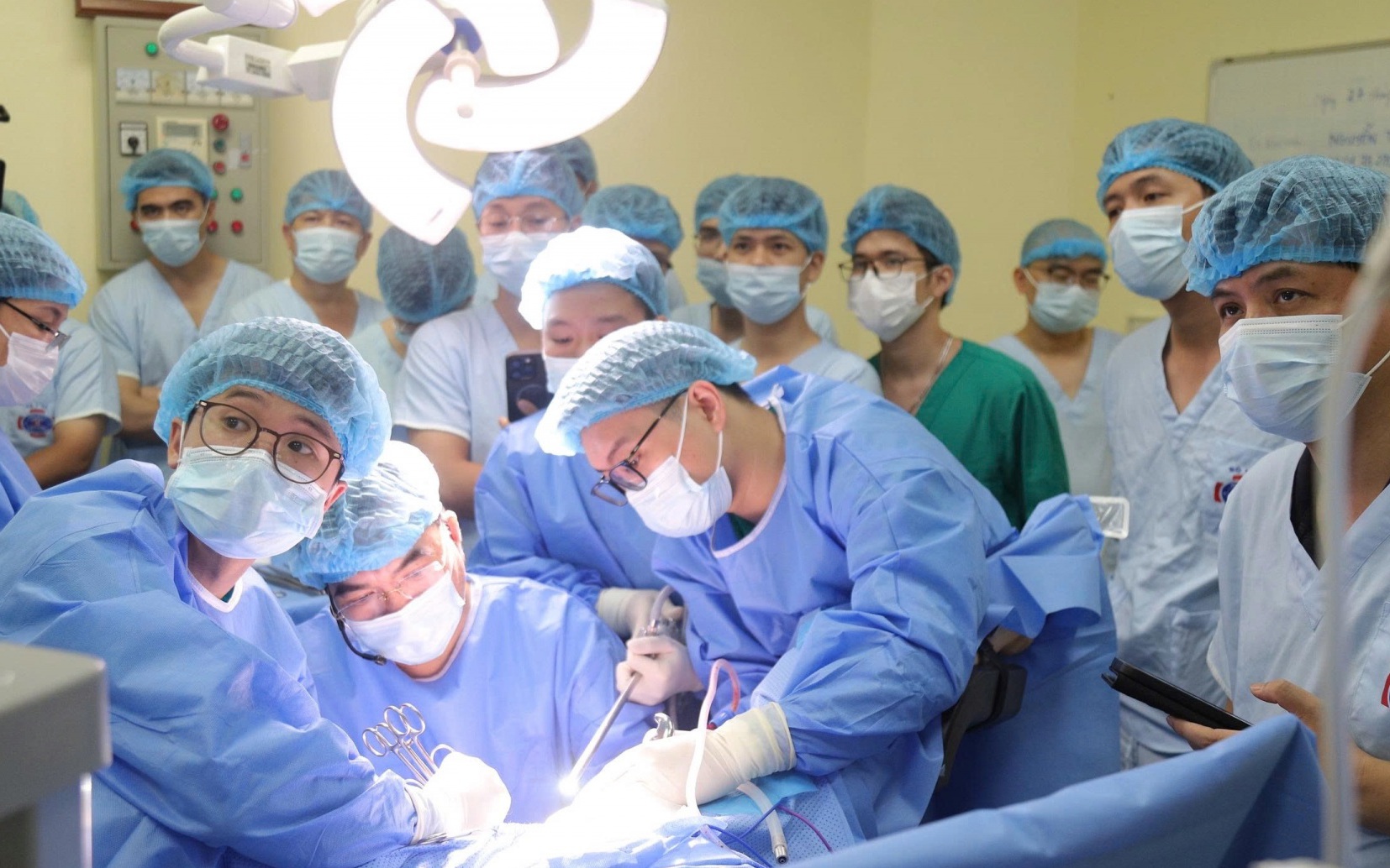 Đề xuất mới về giấy chuyển tuyến BHYT