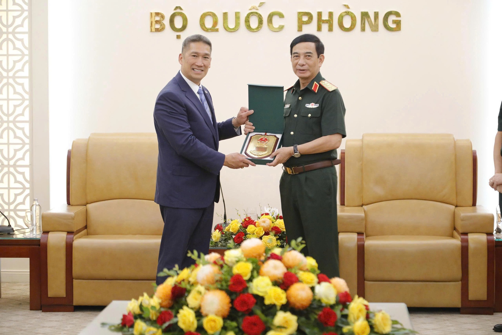 Đại tướng Phan Văn Giang tiếp Quyền Bộ trưởng Bộ Hải qu&acirc;n Mỹ H&ugrave;ng Cao - Ảnh 2.