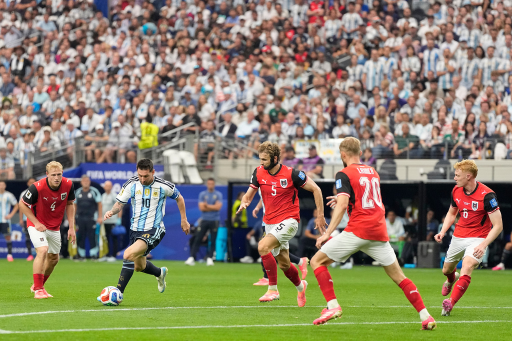Messi lập c&uacute; đ&uacute;p lịch sử, Argentina sớm gi&agrave;nh v&eacute; v&agrave;o v&ograve;ng 1/16 World Cup 2026 - Ảnh 2.