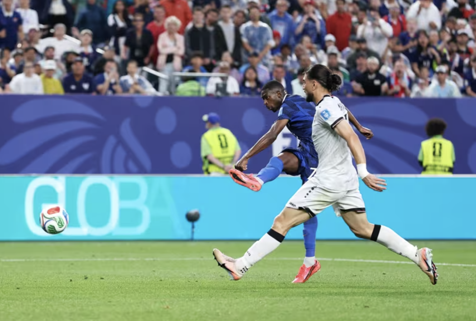 Mbappe lập c&uacute; đ&uacute;p, Ph&aacute;p tiễn tuyển Iraq về nước sớm - Ảnh 4.