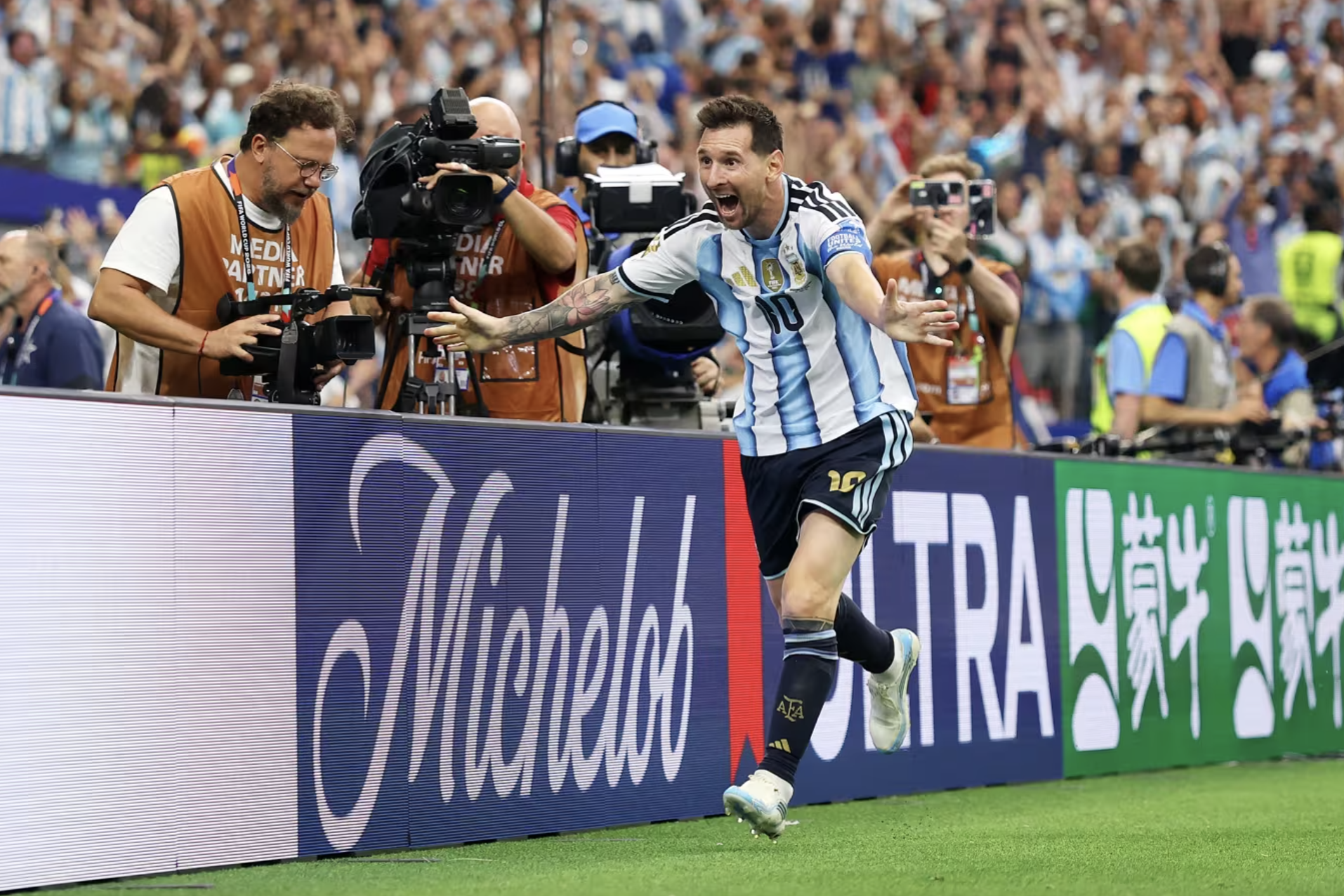Lionel Messi v&agrave; bộ sưu tập kỷ lục đồ sộ ở tuyển Argentina - Ảnh 2.