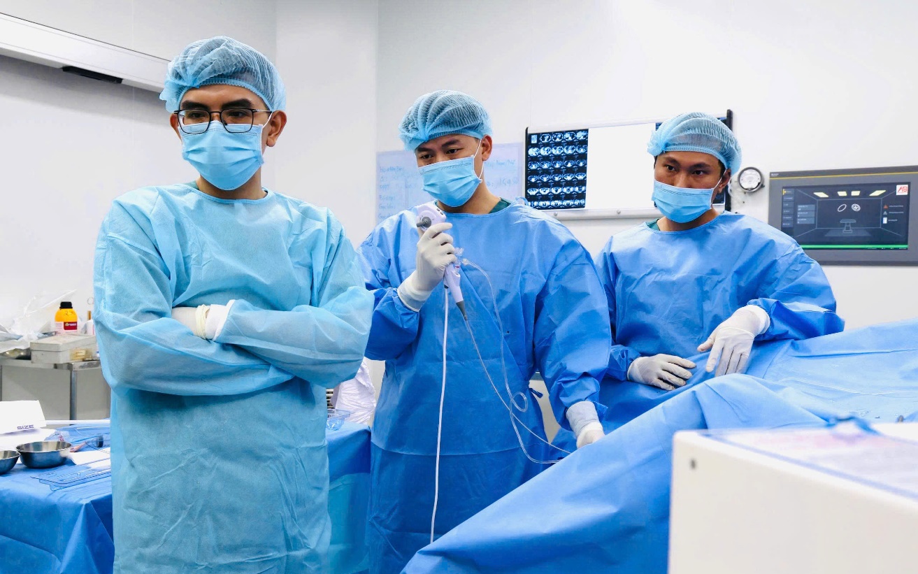 Tán sỏi thận bằng ống soi mềm giúp cụ bà 72 tuổi hồi phục thần kỳ
