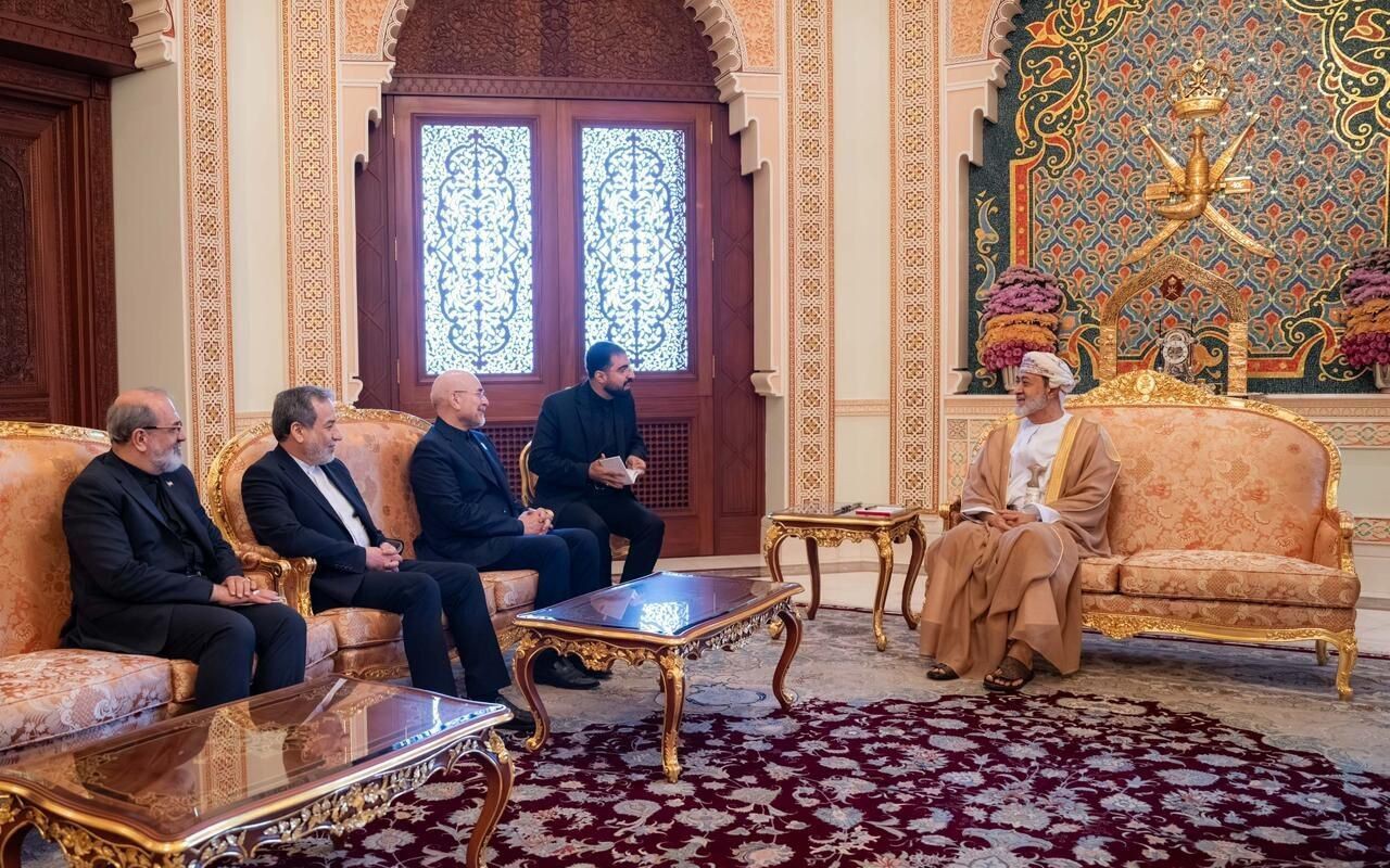 Iran và Oman ra tuyên bố quan trọng về eo biển Hormuz