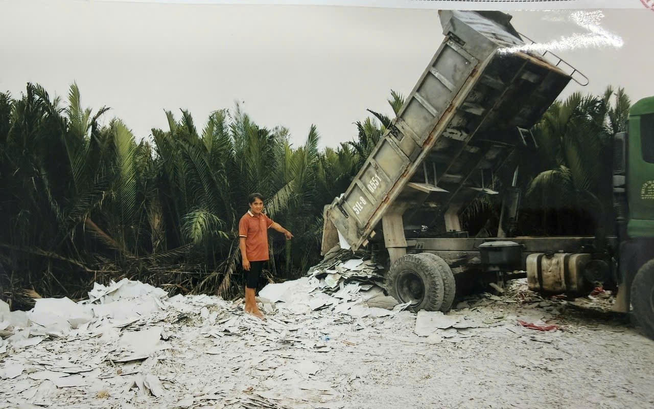 Khởi tố vụ đổ trái phép gần 600 tấn chất thải rắn công nghiệp ở Tây Ninh