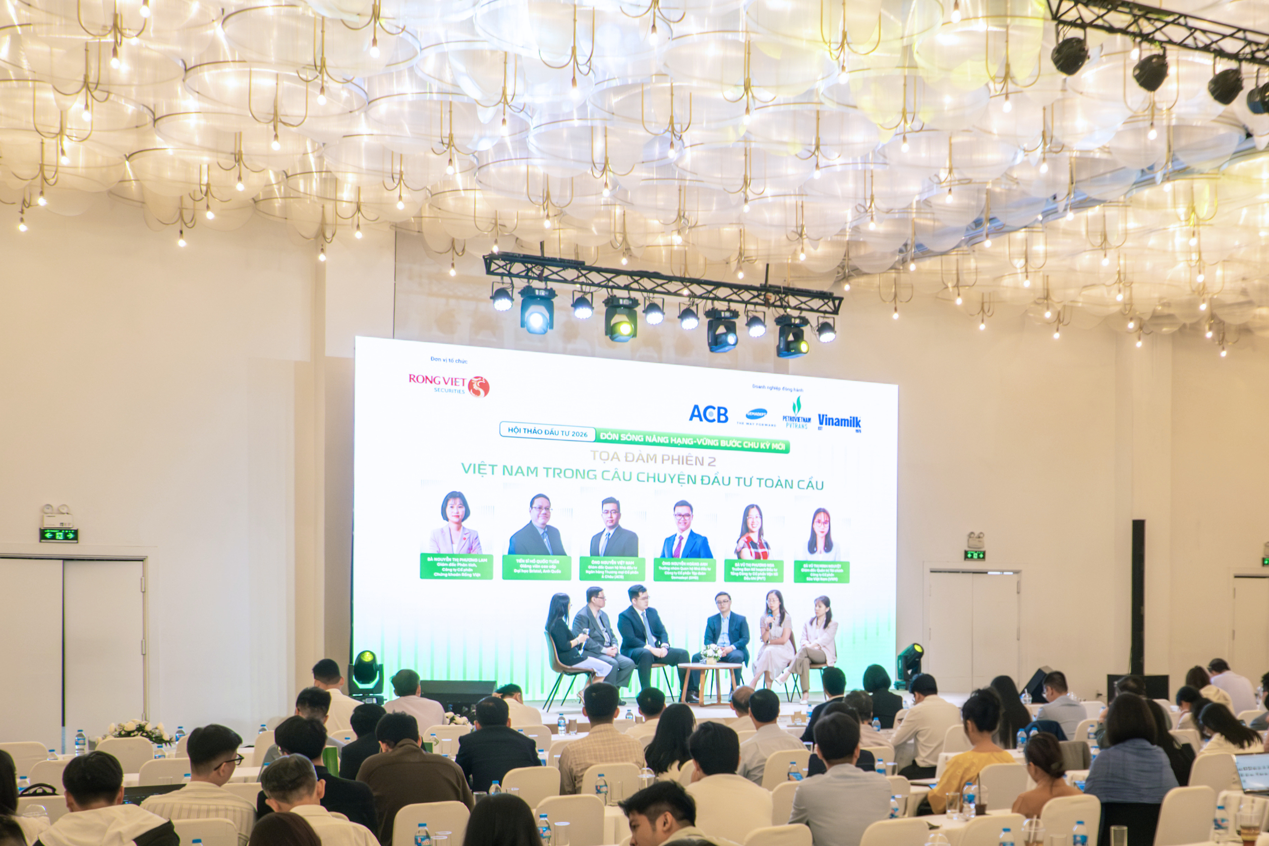 Rồng Việt tổ chức thành công Hội thảo đầu tư 2026 “Đón sóng nâng hạng - Vững bước chu kỳ mới” - Ảnh 3.