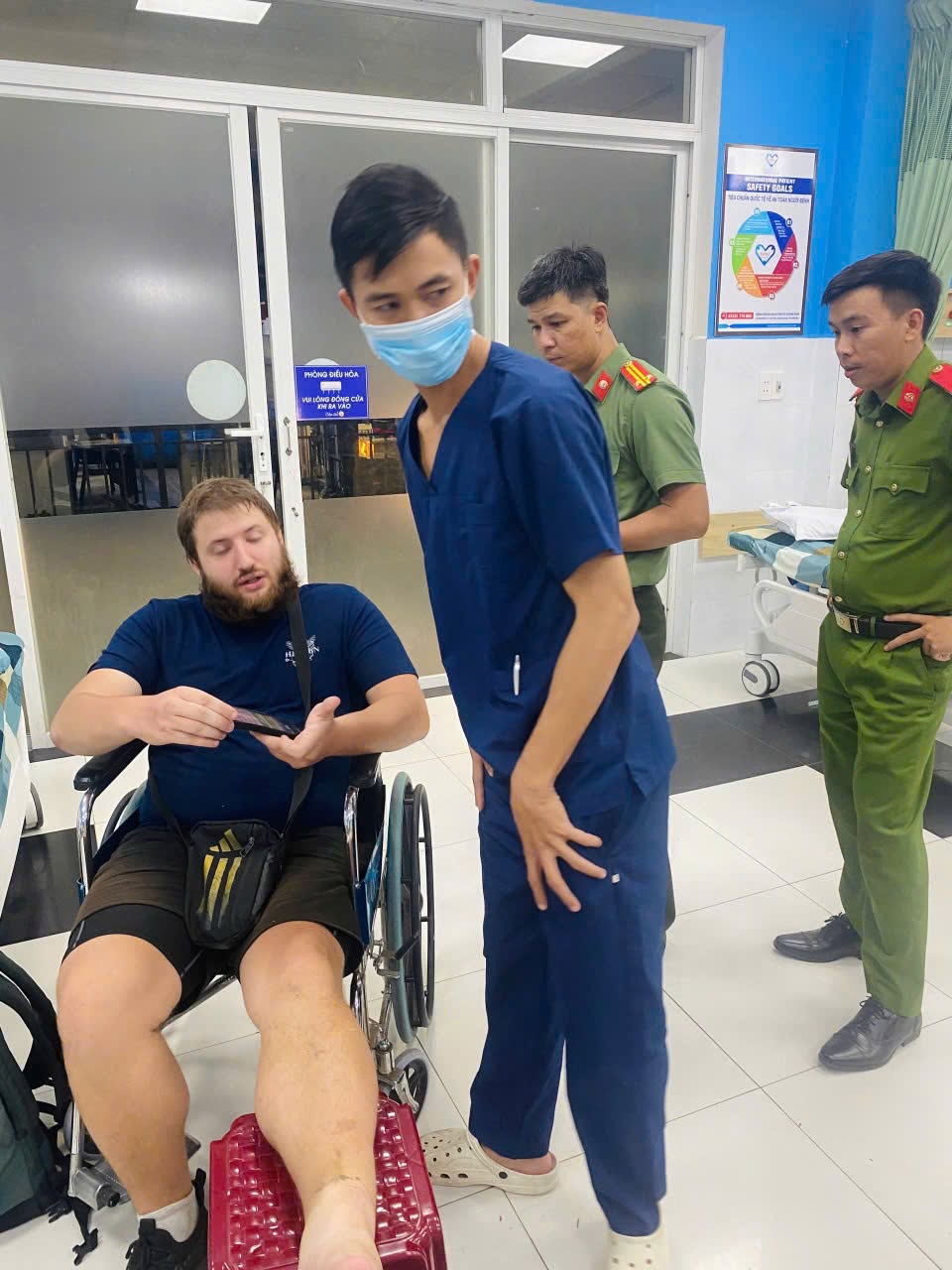 Gãy chân giữa núi hoang, du khách Đức được giải cứu nhờ tin nhắn định vị - Ảnh 3.