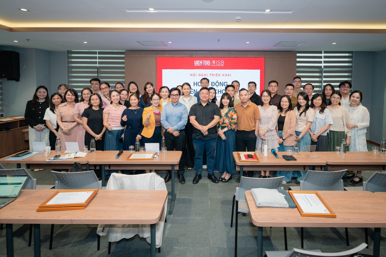Trường Tài năng UEH.ISB thúc đẩy Nghiên cứu khoa học 2026: Ra mắt quỹ nghiên cứu Asia R&D Connect - Ảnh 1.