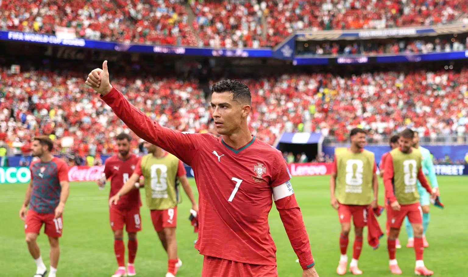 Ronaldo - “người lao động” khắc nghiệt của bóng đá - Ảnh 1.