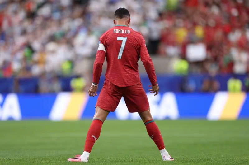 Ronaldo - “người lao động” khắc nghiệt của bóng đá - Ảnh 3.